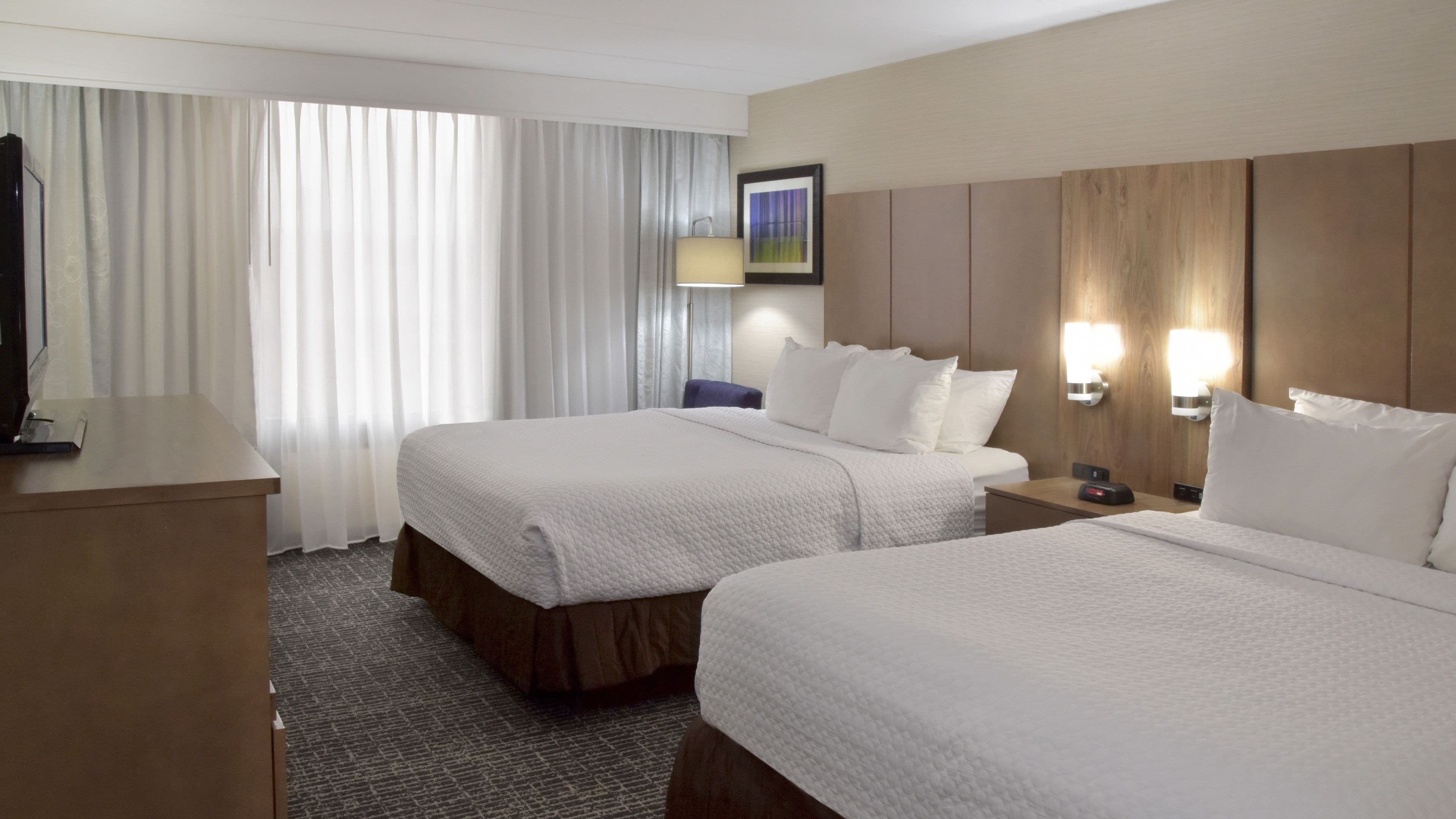 Crowne Plaza Cleveland Airport — 12