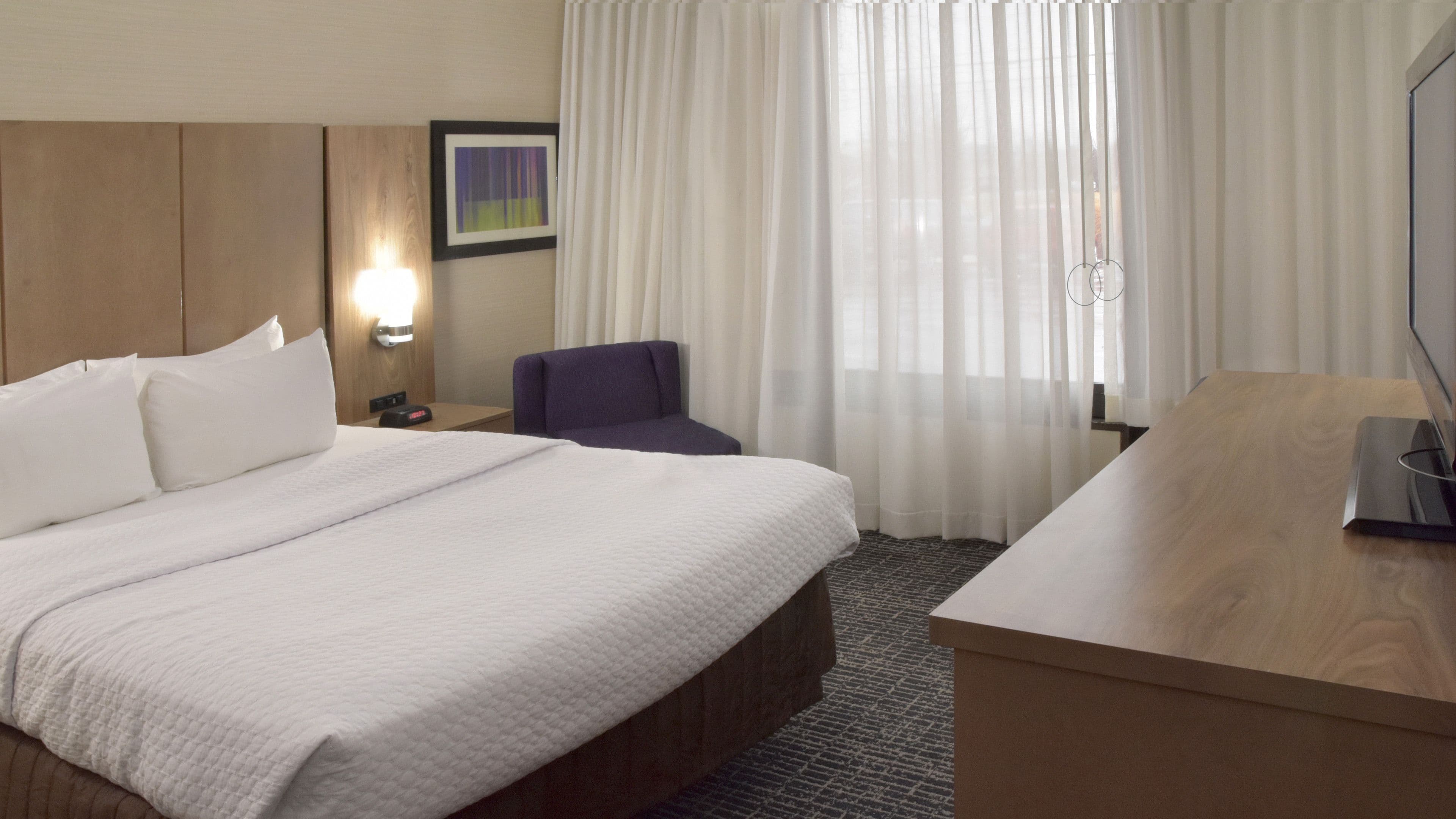 Crowne Plaza Cleveland Airport - Image 5