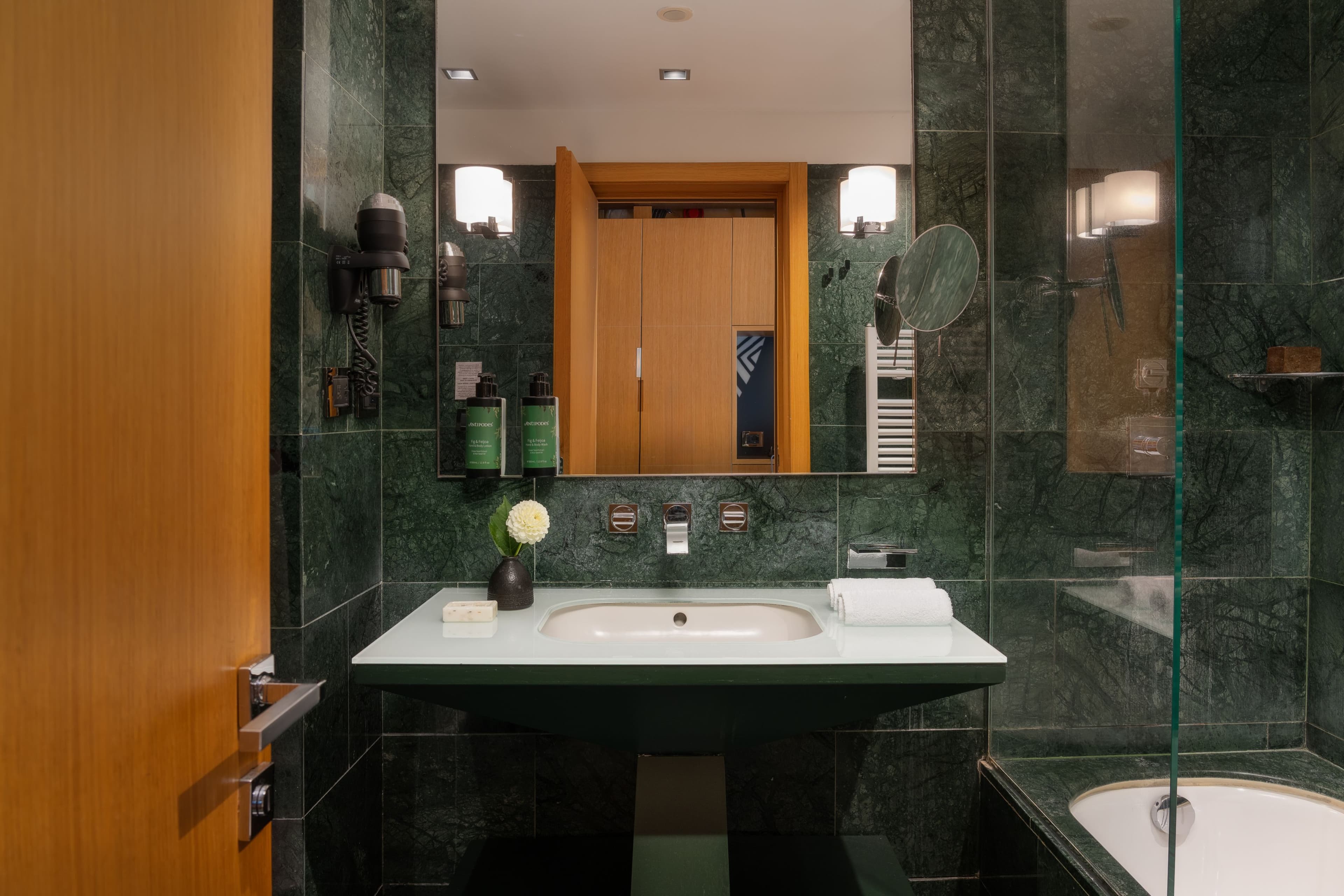 Standard Room - Image 6