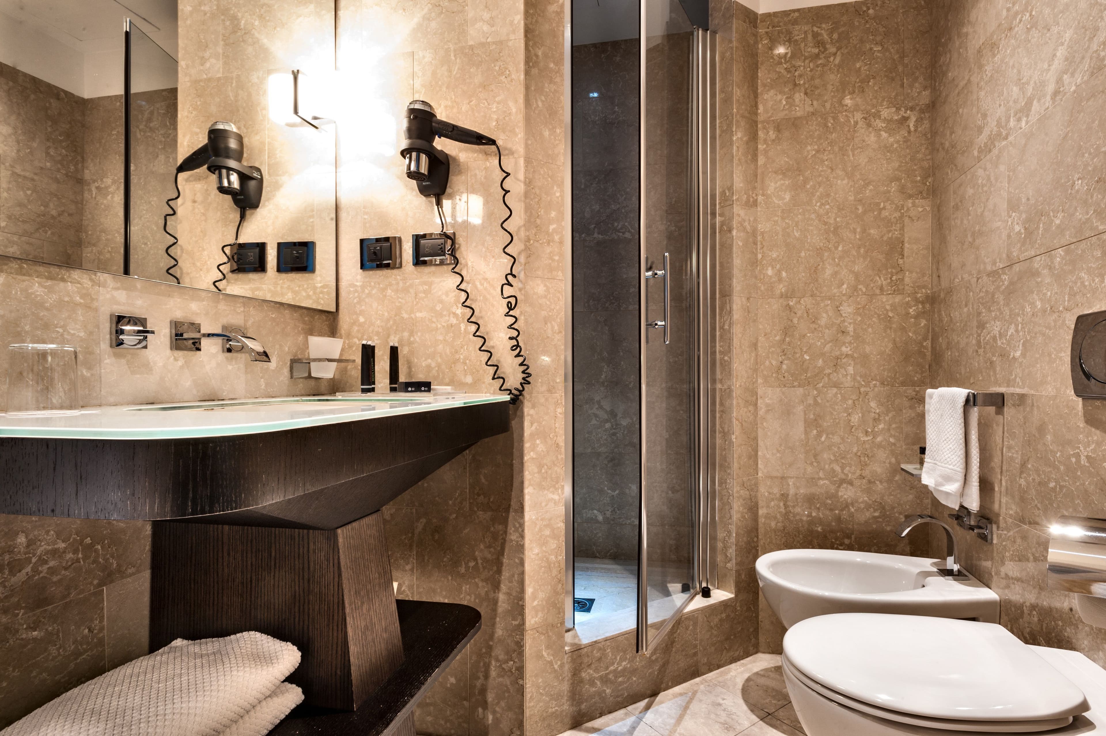 Standard Room - Image 8