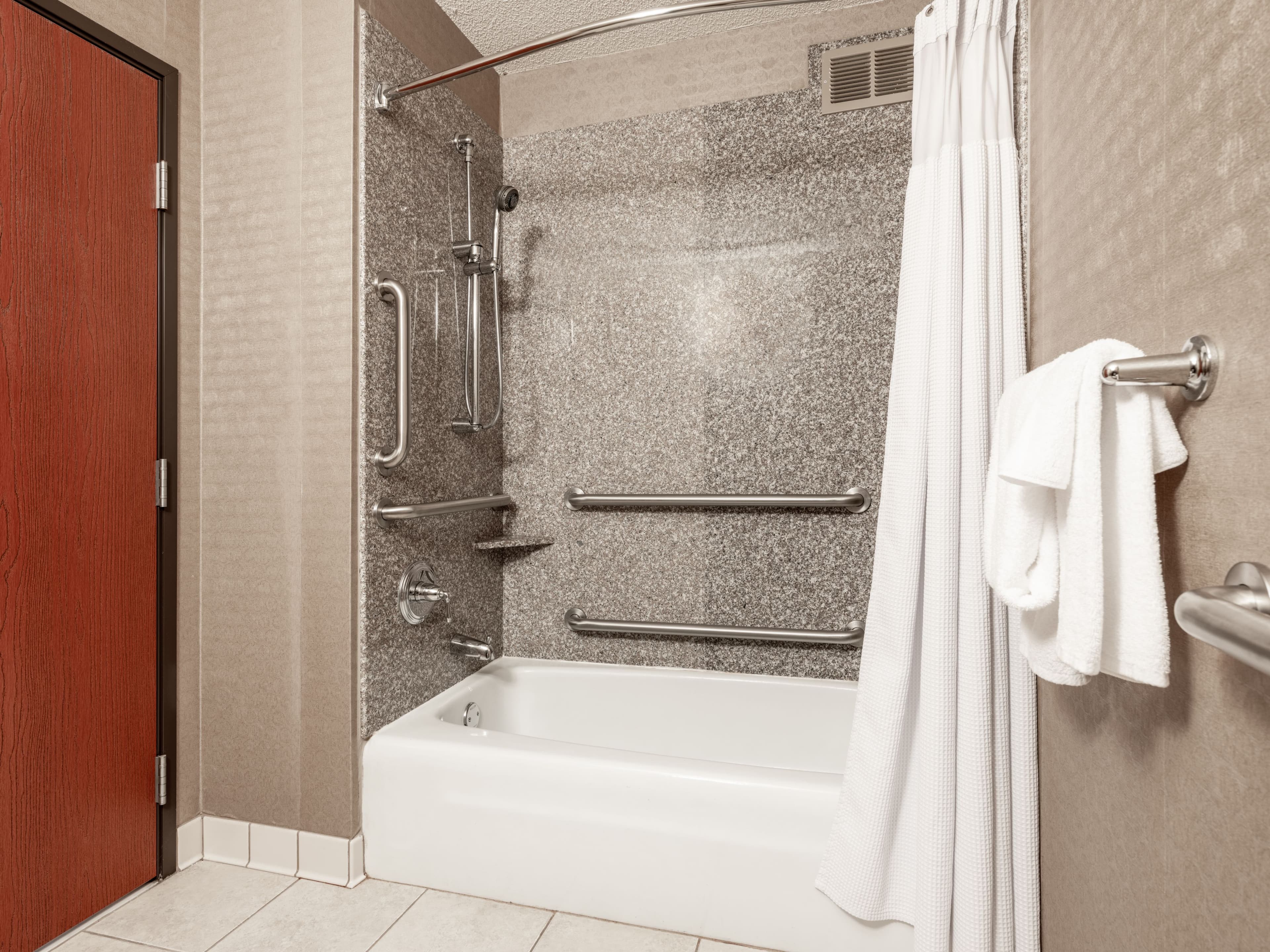 Crowne Plaza Milwaukee Airport — 18