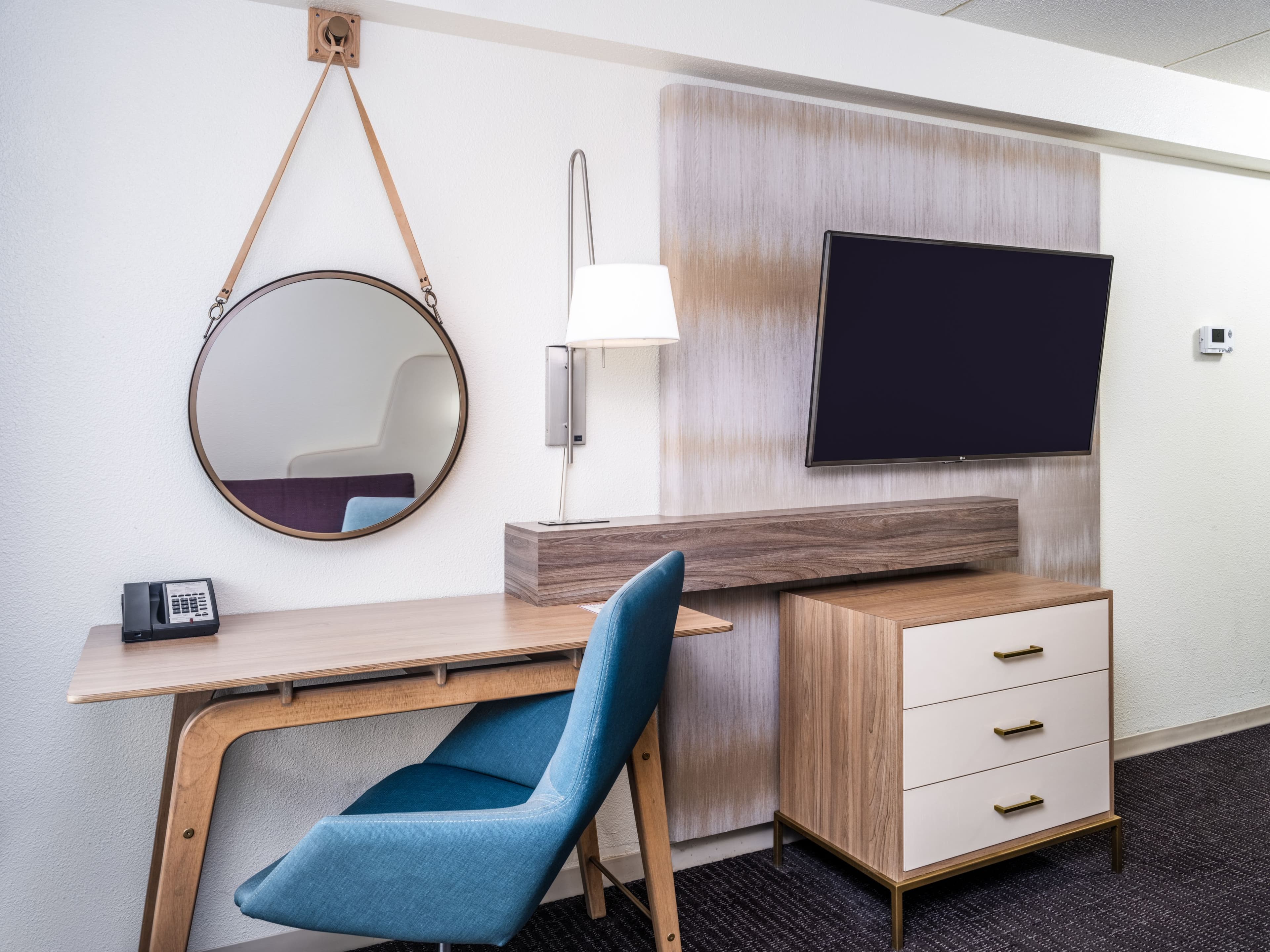 Crowne Plaza Milwaukee Airport — 8