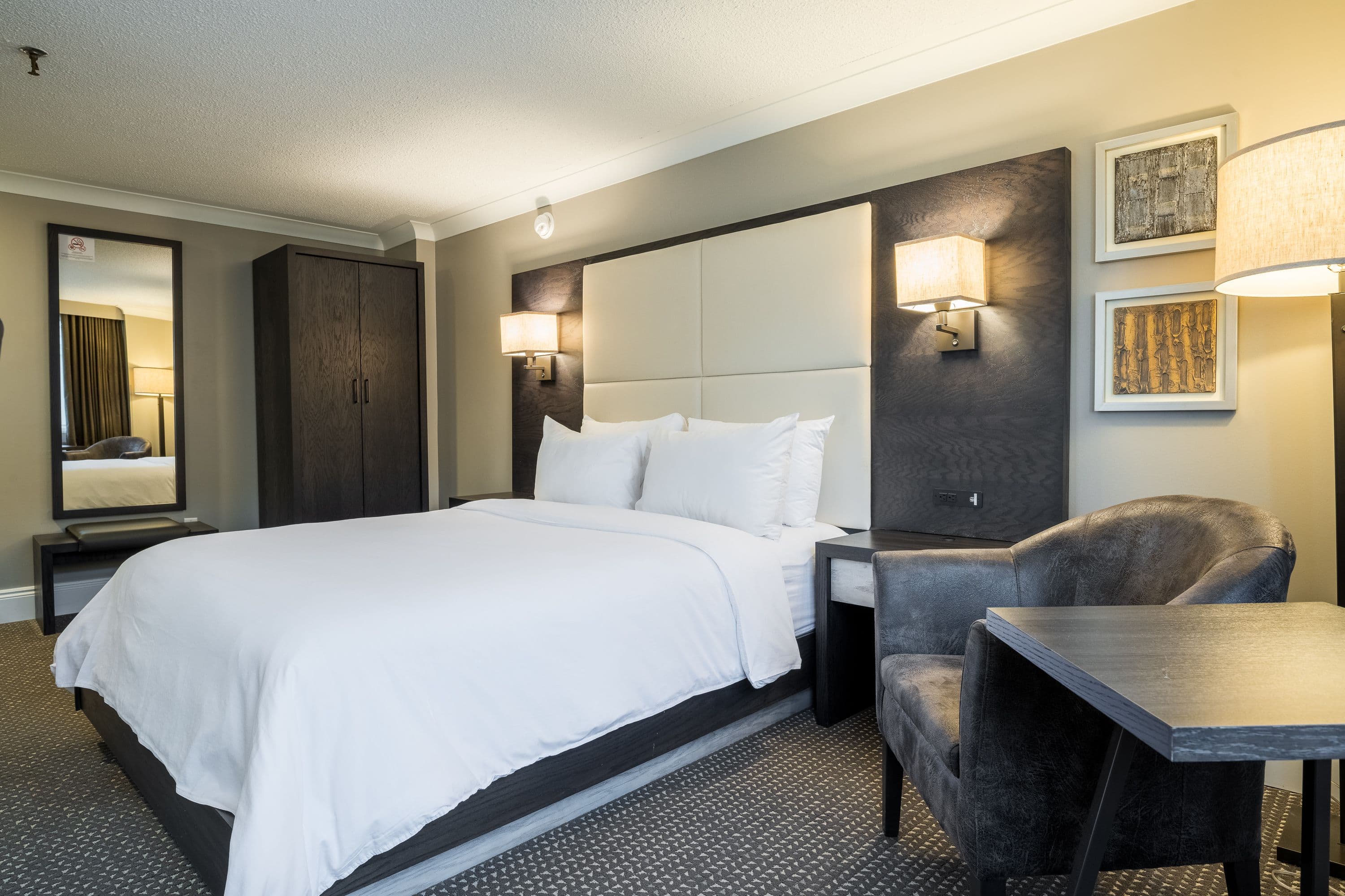 Crowne Plaza Moncton Downtown — 2