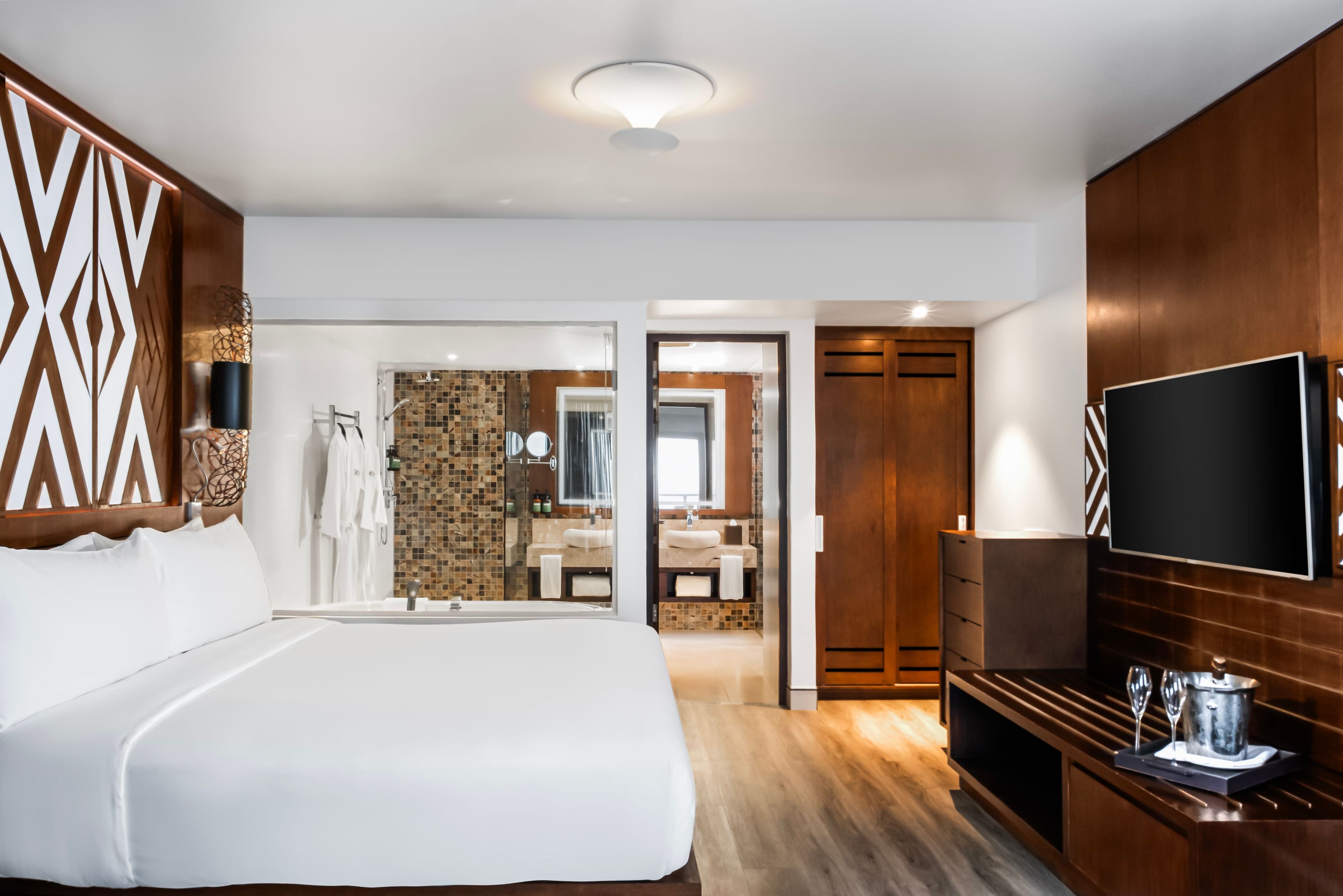 Crowne Plaza Fiji Nadi Bay Resort & Spa — 13