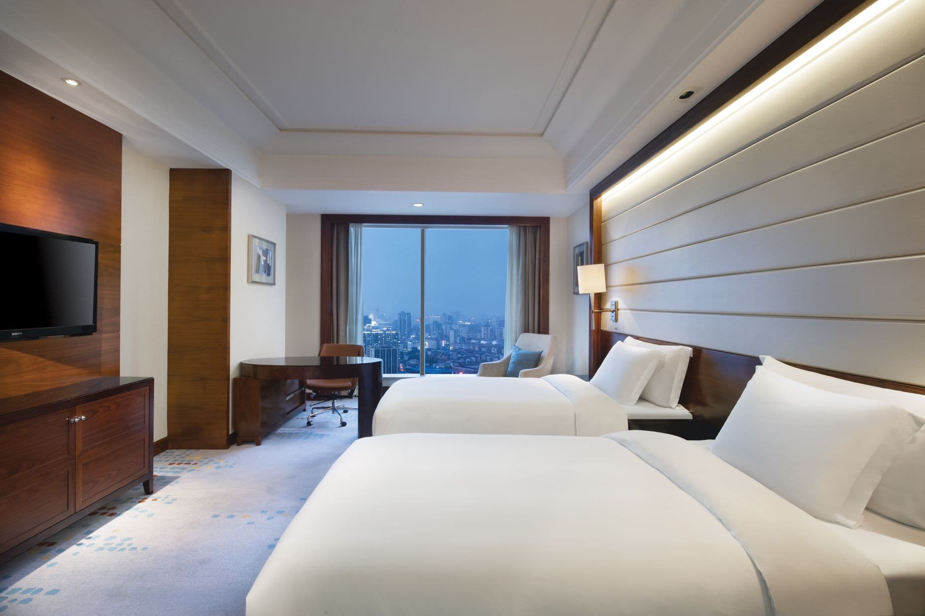 Crowne Plaza Nanchang Riverside - Image 3
