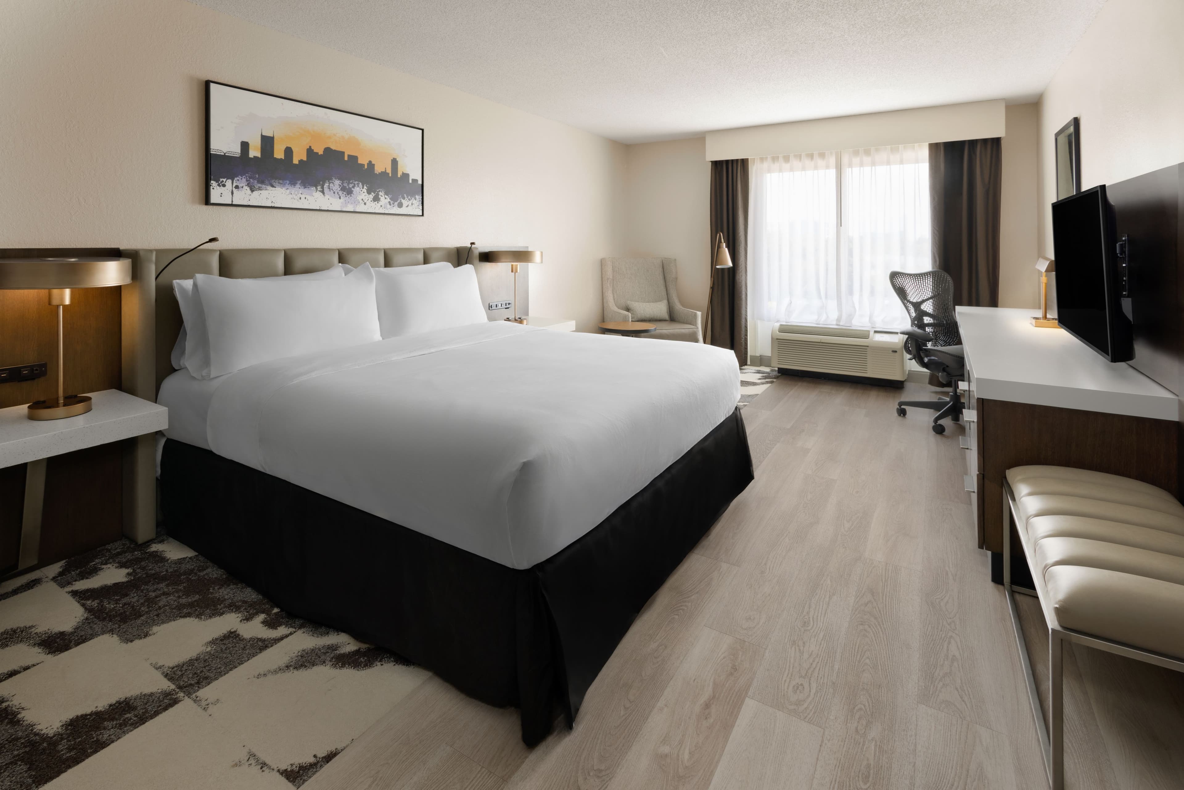 Crowne Plaza Nashville Airport - Image 3