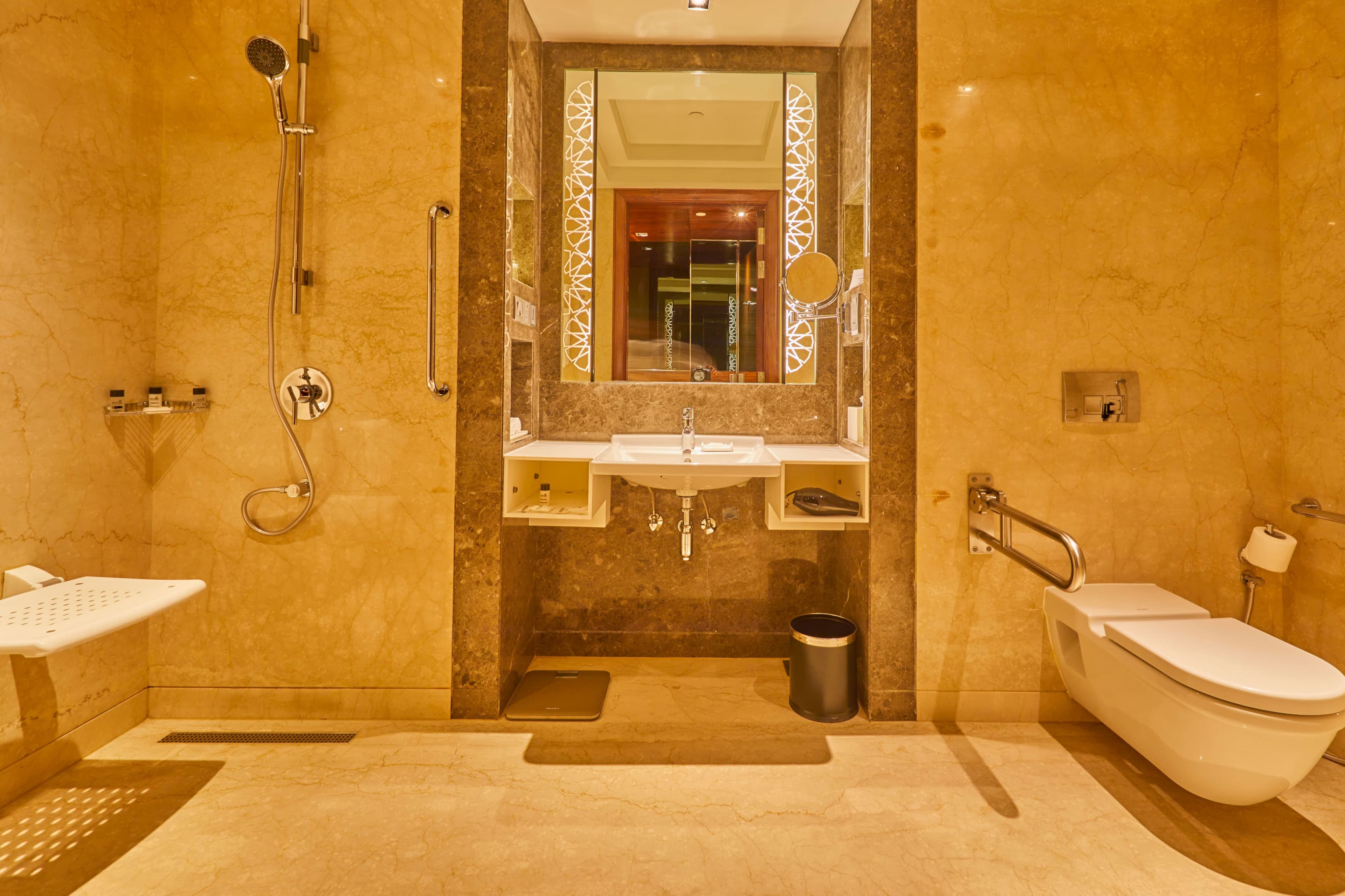 Crowne Plaza New Delhi Rohini — 15