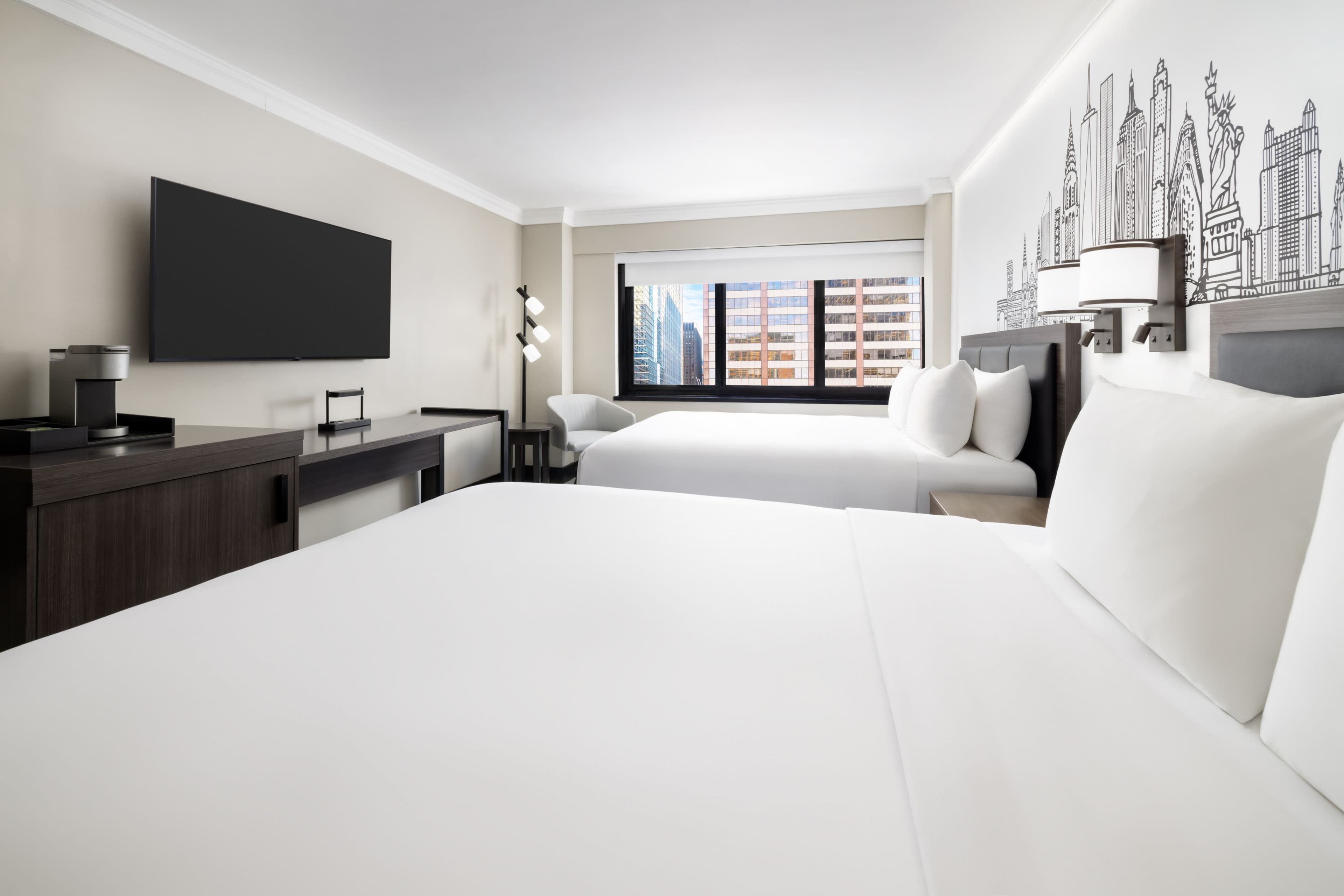 Independent (SPHC) The Manhattan at Times Square — 131
