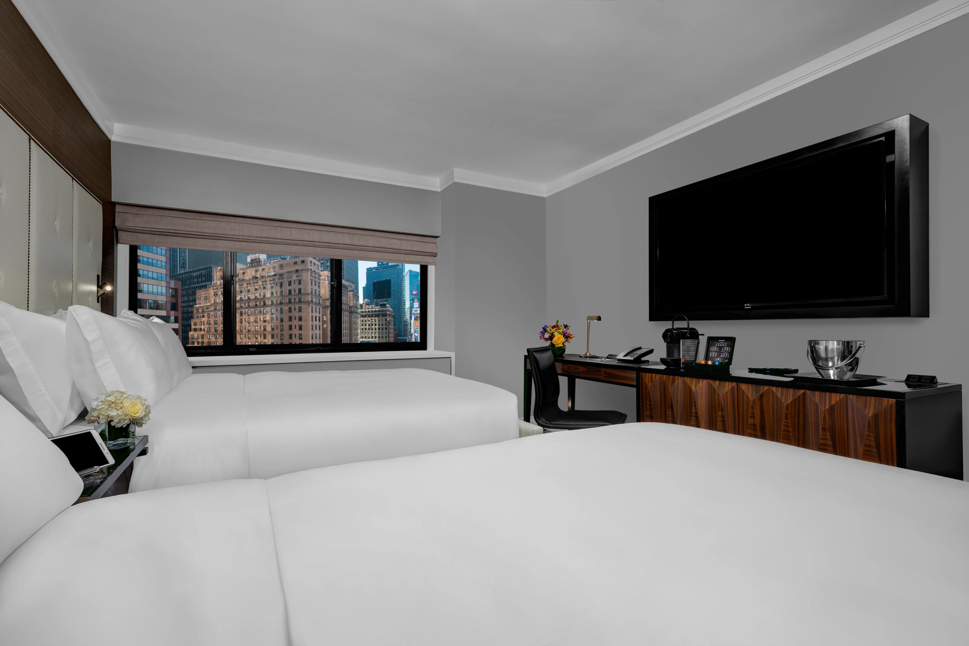 Independent (SPHC) The Manhattan at Times Square — 143