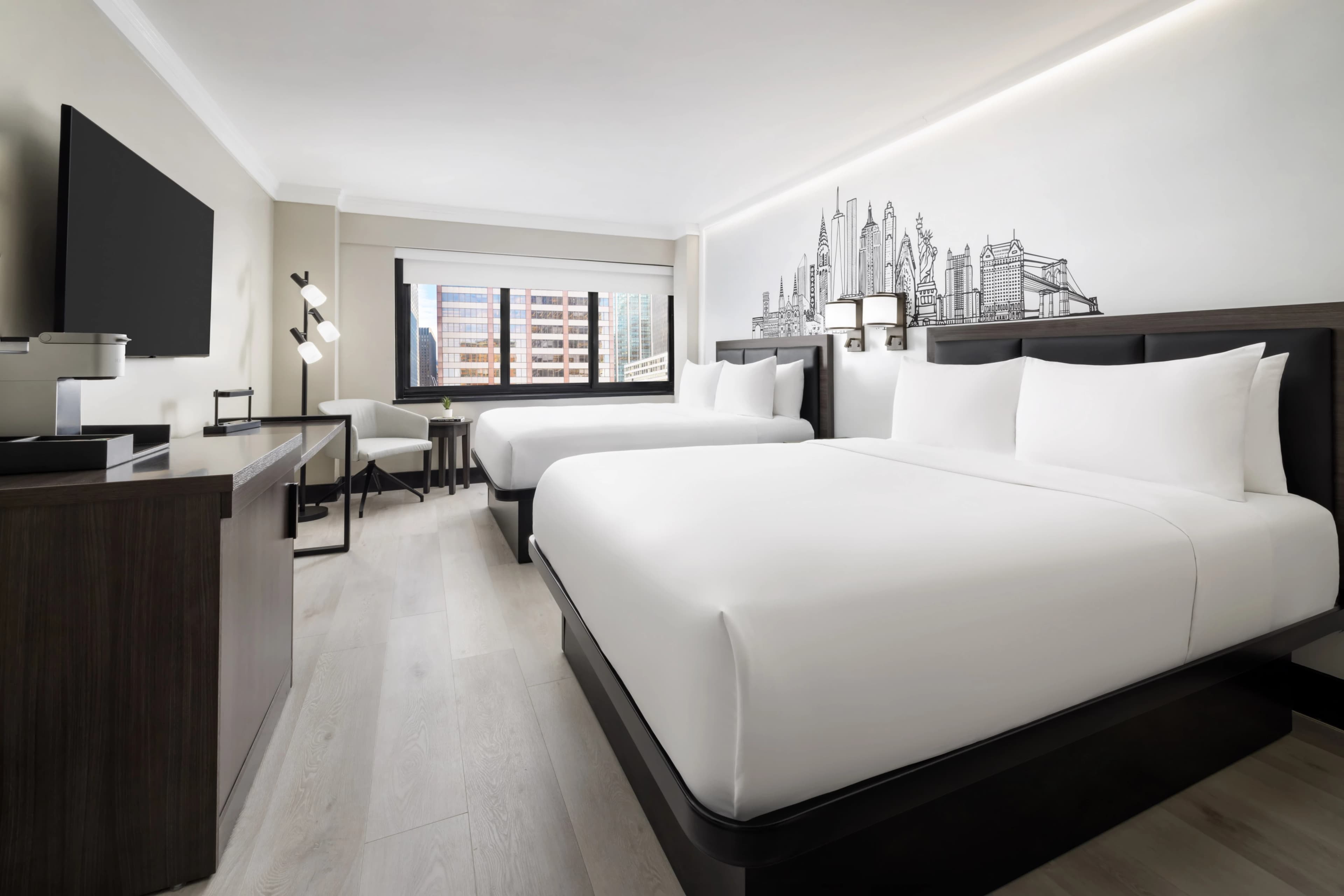 Independent (SPHC) The Manhattan at Times Square — 127