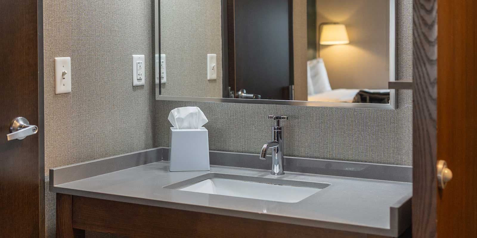Crowne Plaza Niagara Falls NY - Riverside - Image 3
