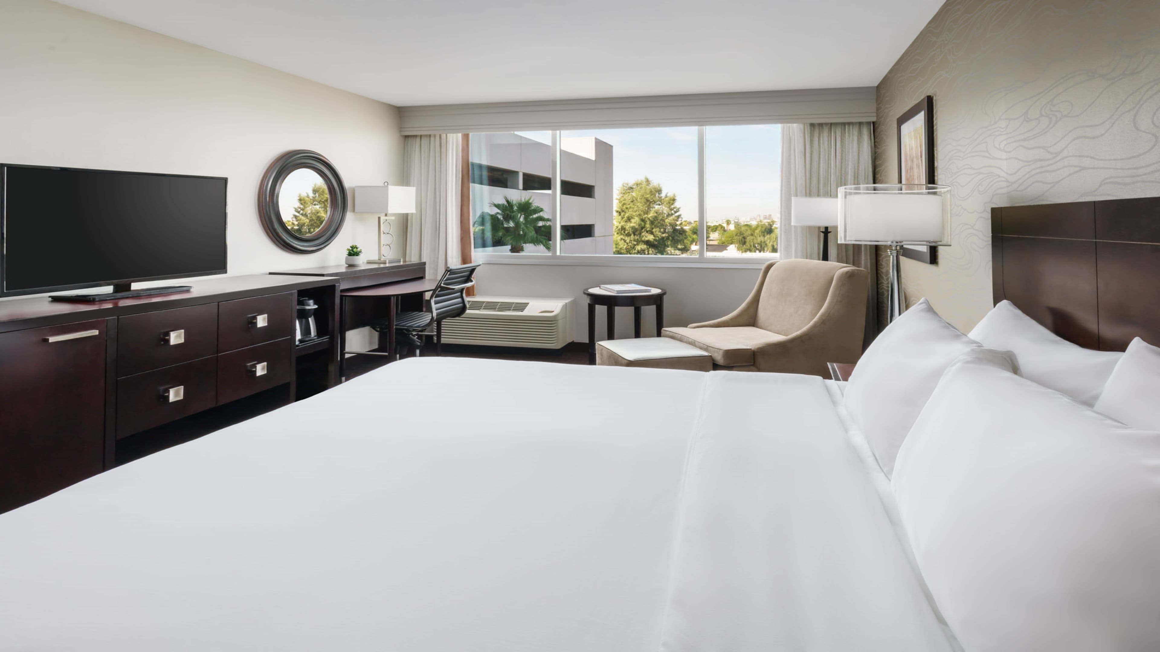 Crowne Plaza Phoenix Airport - PHX — 6