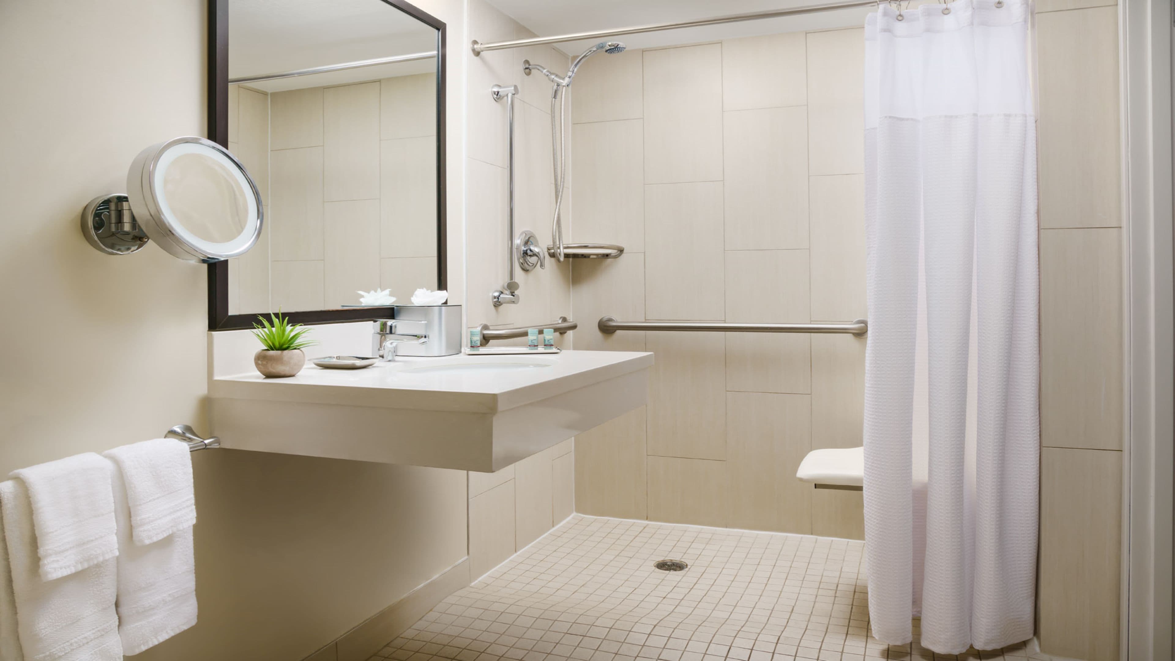 Crowne Plaza Phoenix Airport - PHX — 21