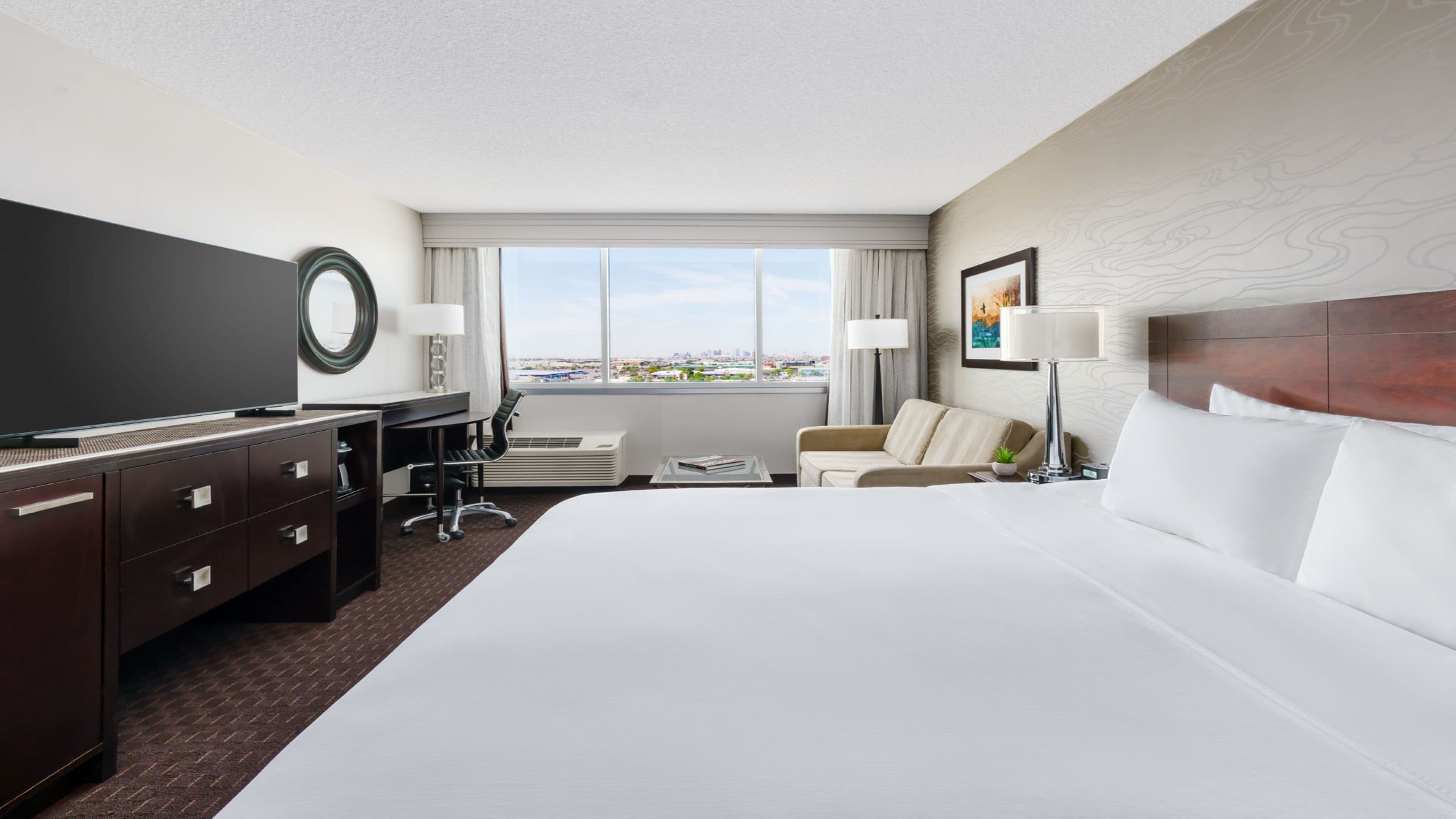 Crowne Plaza Phoenix Airport - PHX — 10