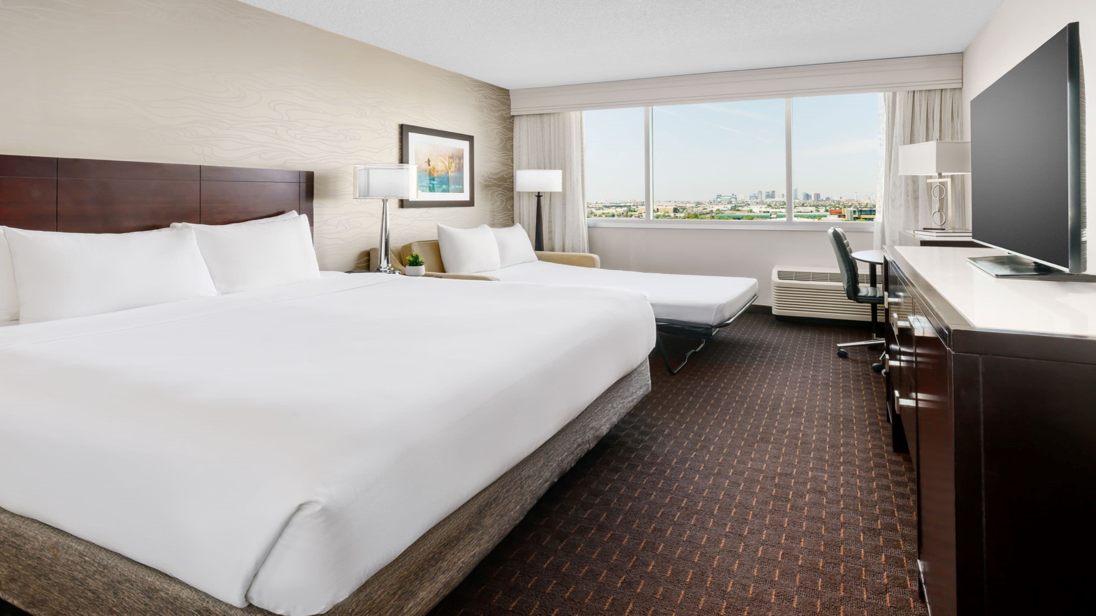 Crowne Plaza Phoenix Airport - PHX — 8
