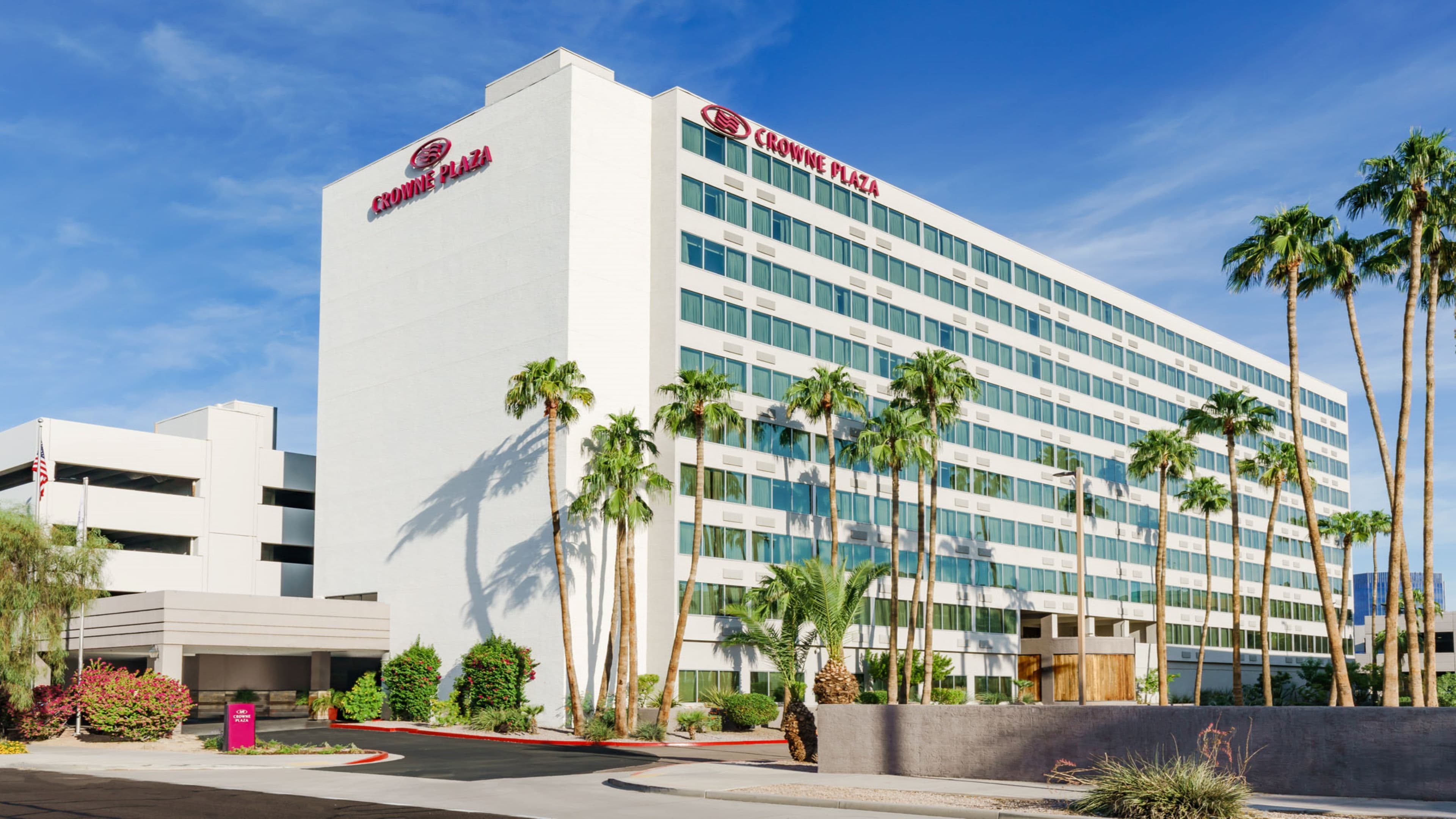 Crowne Plaza Phoenix Airport - PHX