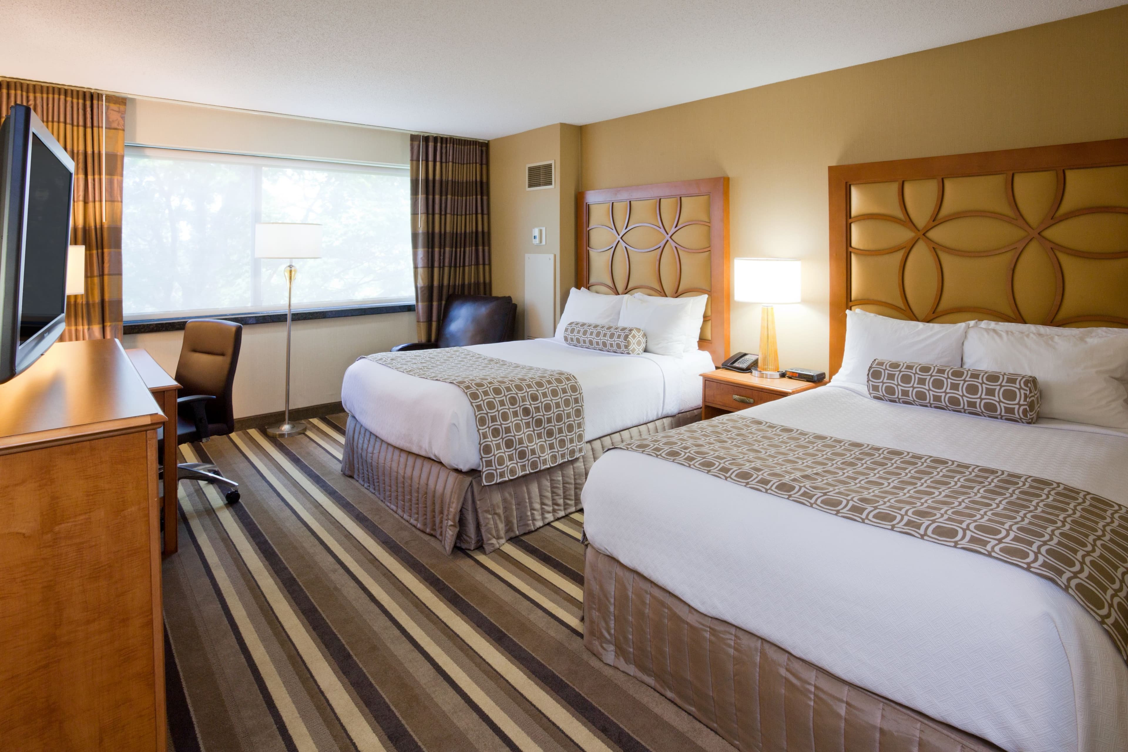 Crowne Plaza Minneapolis West — 12