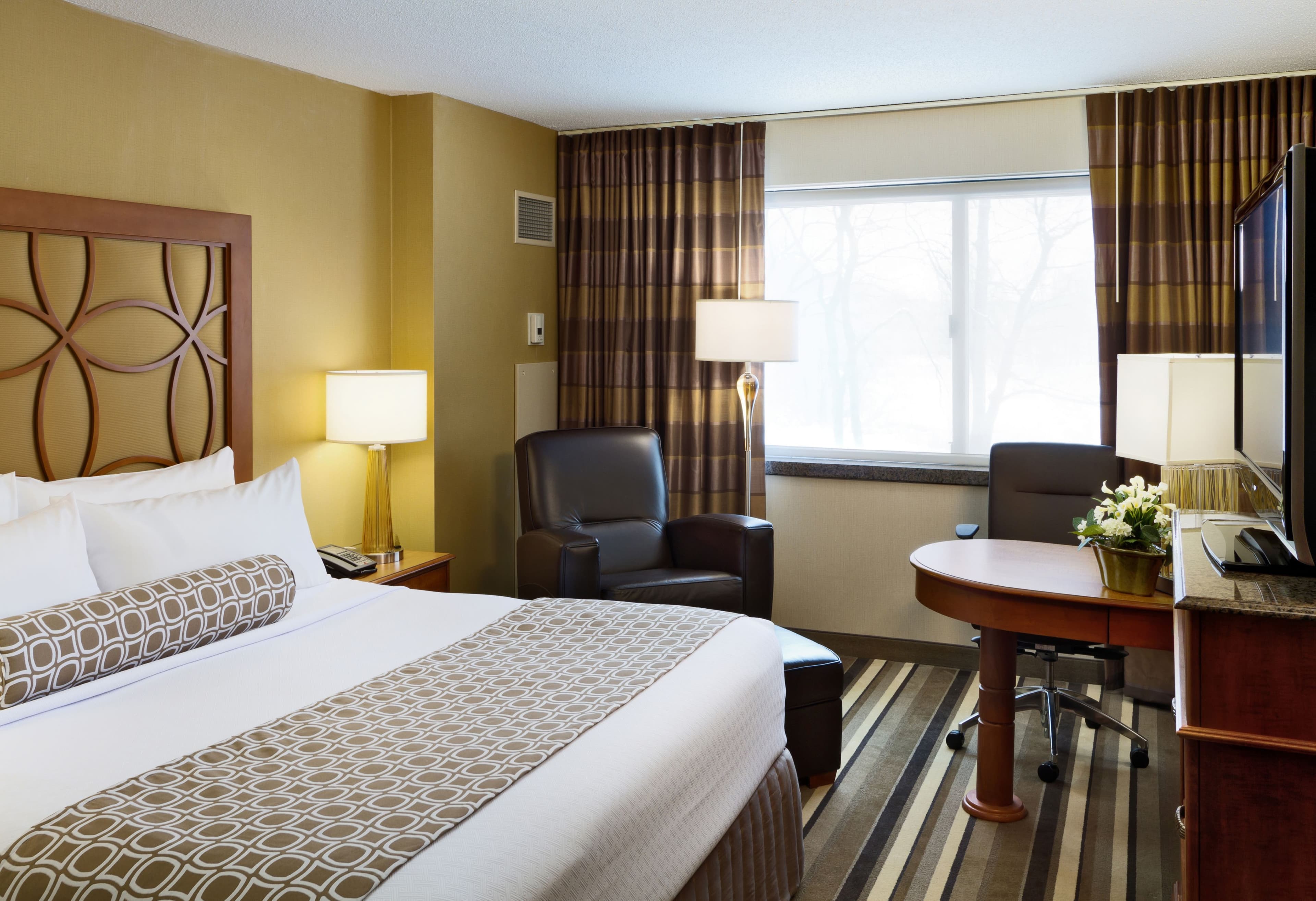 Crowne Plaza Minneapolis West — 7