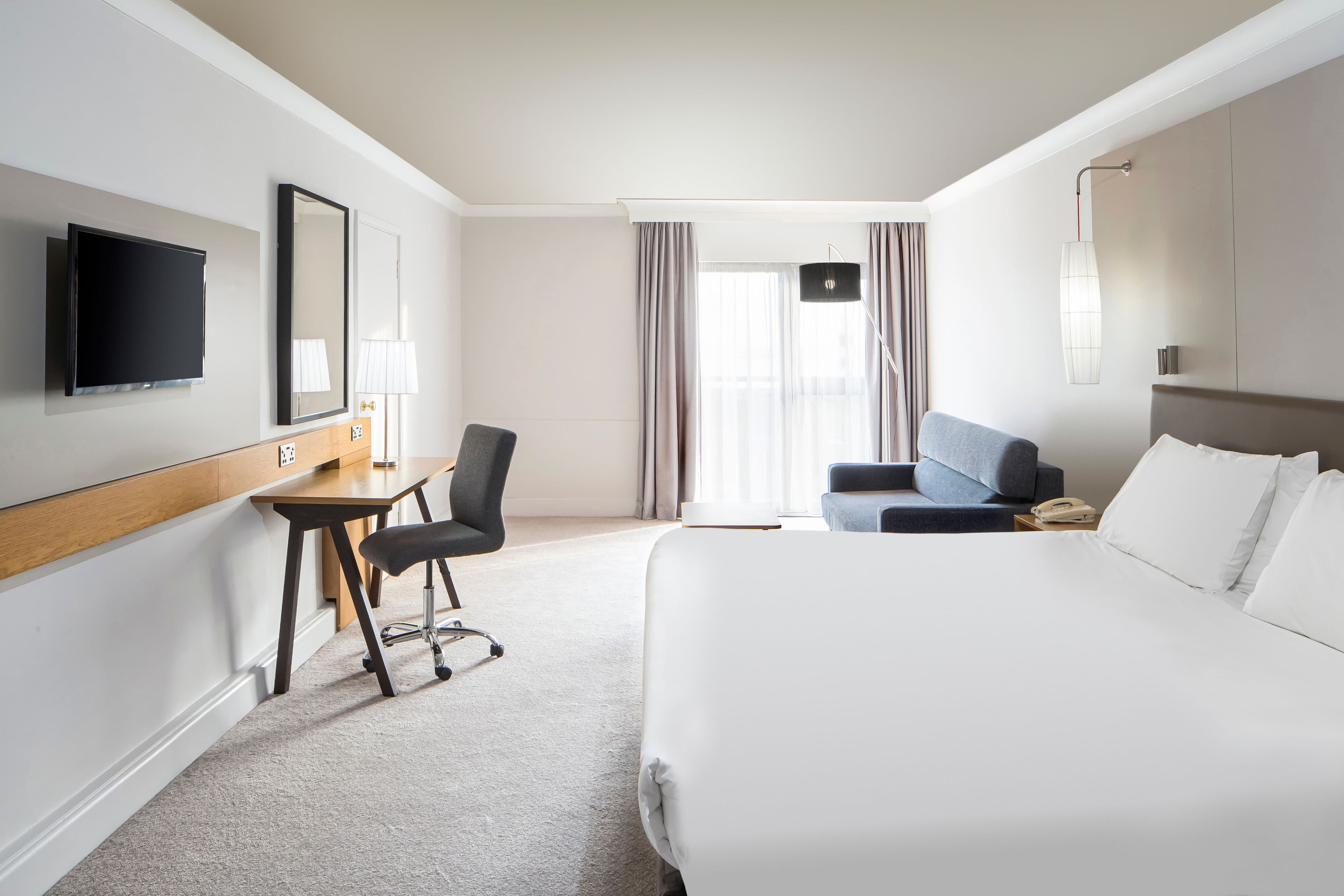 Crowne Plaza Plymouth - Image 4