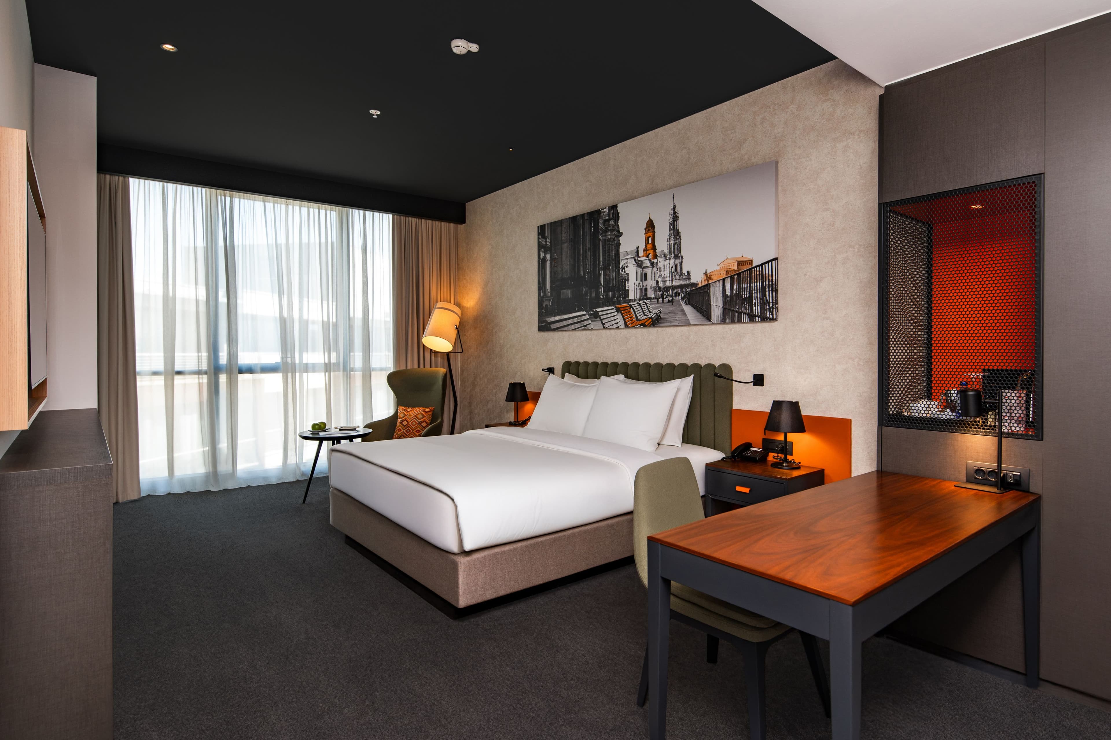 Crowne Plaza Podgorica - Image 2