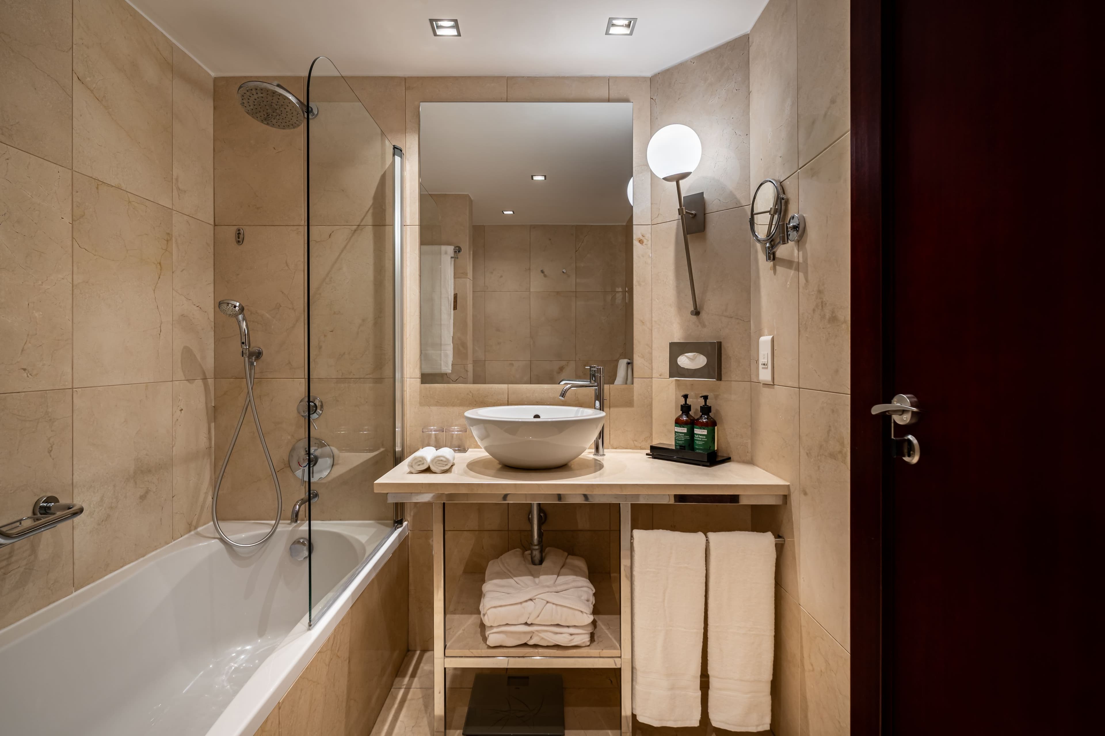 Standard Room - Image 7
