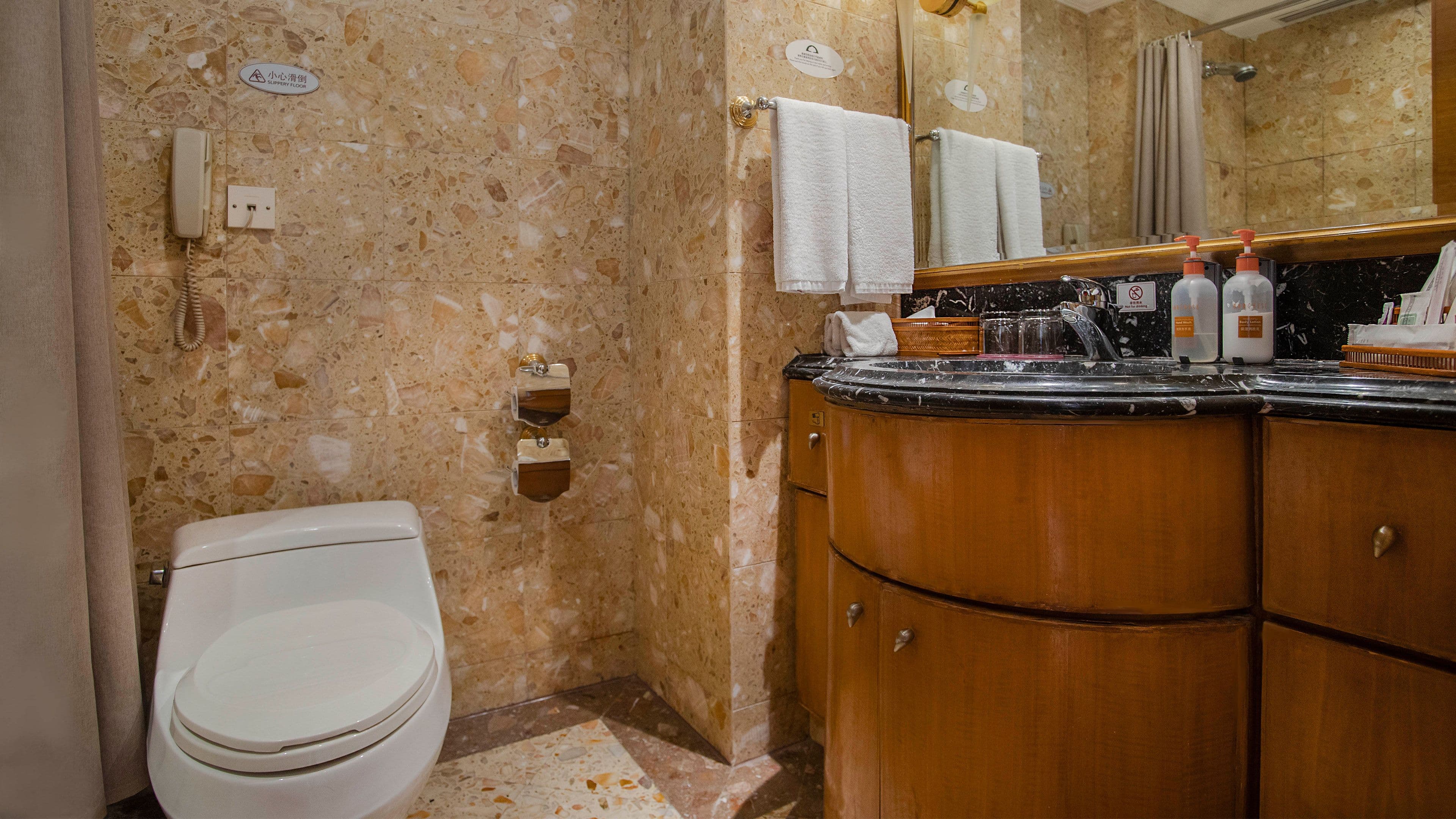 Crowne Plaza Qingdao — 7