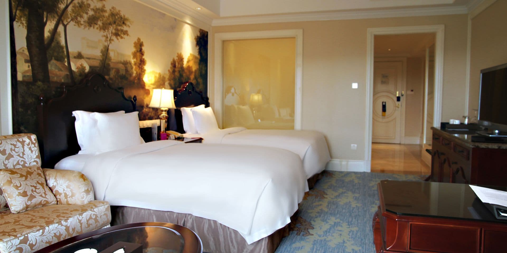 Crowne Plaza Qingdao Ocean Spring Resort - Image 3
