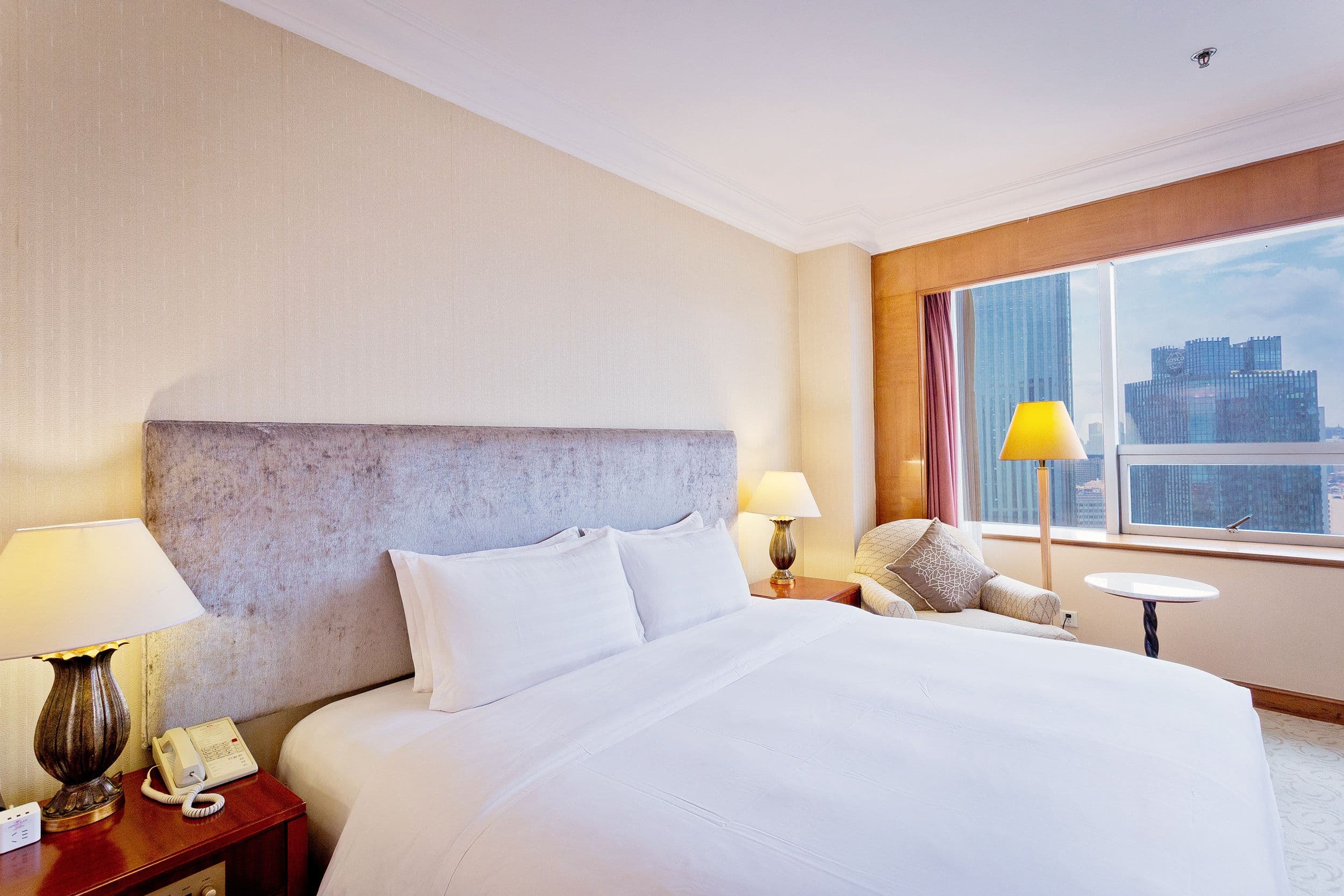 Crowne Plaza Qingdao - Image 3