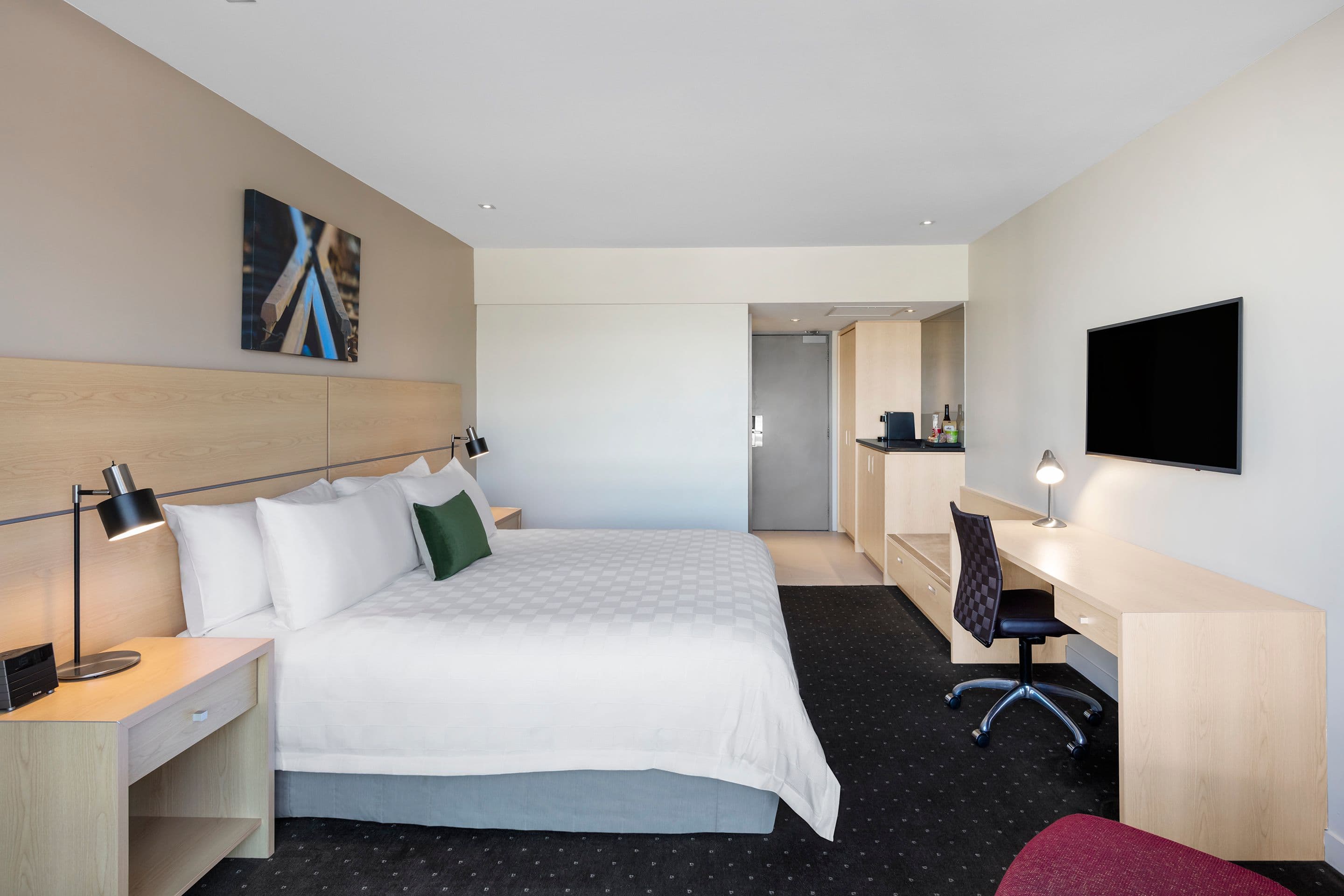 Crowne Plaza Queenstown - Image 2