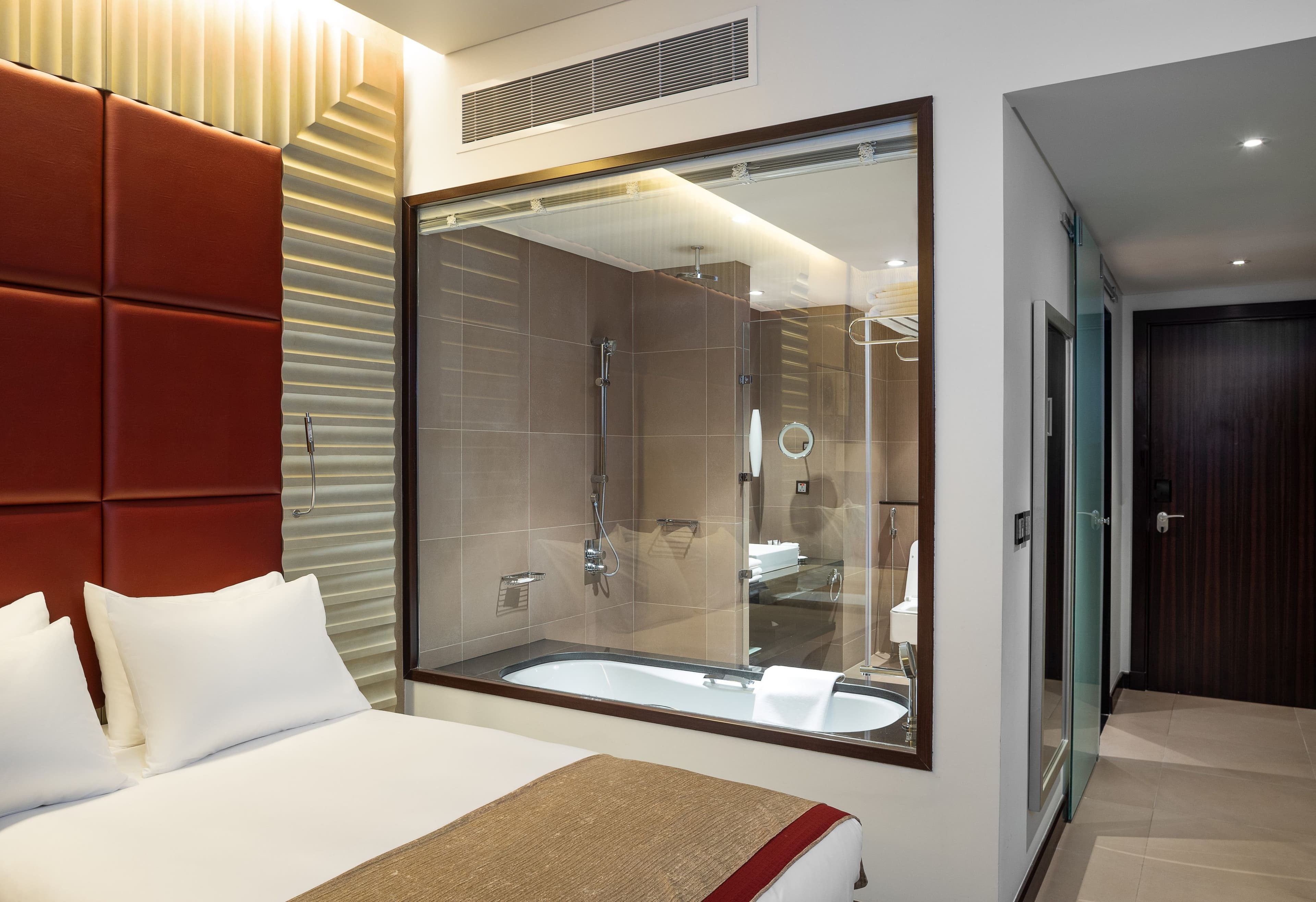 Crowne Plaza Riyadh RDC Hotel & Convention - Image 2