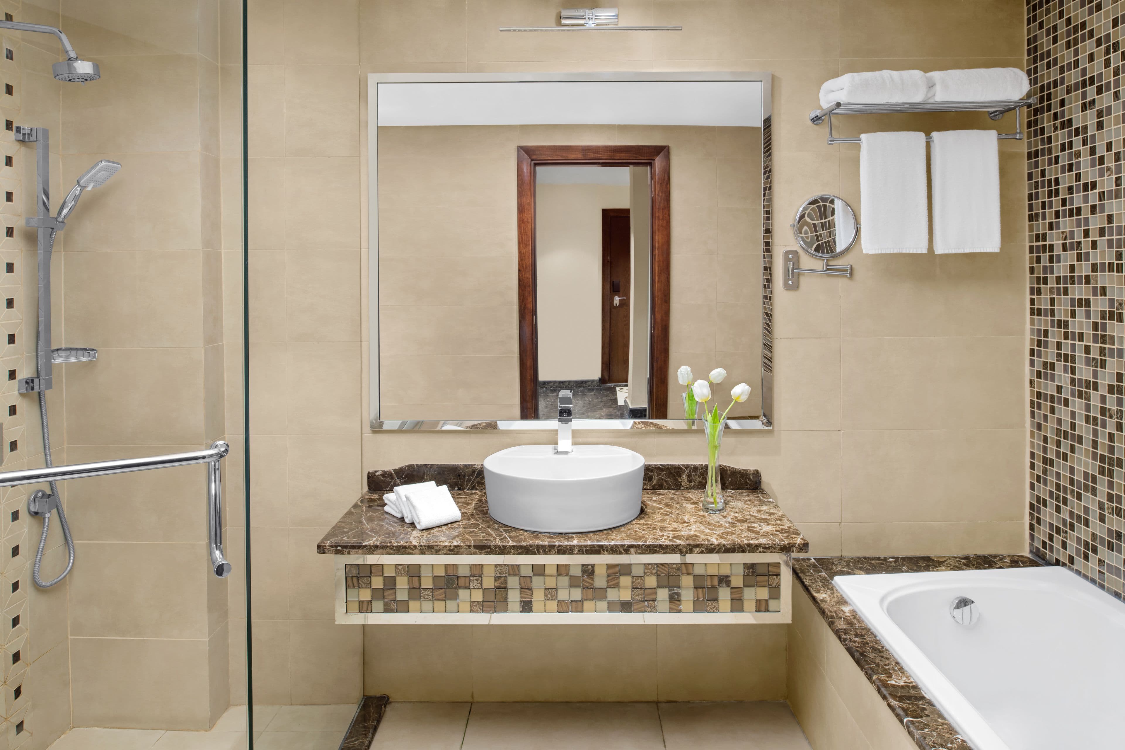 Crowne Plaza Riyadh Al Waha - Image 4