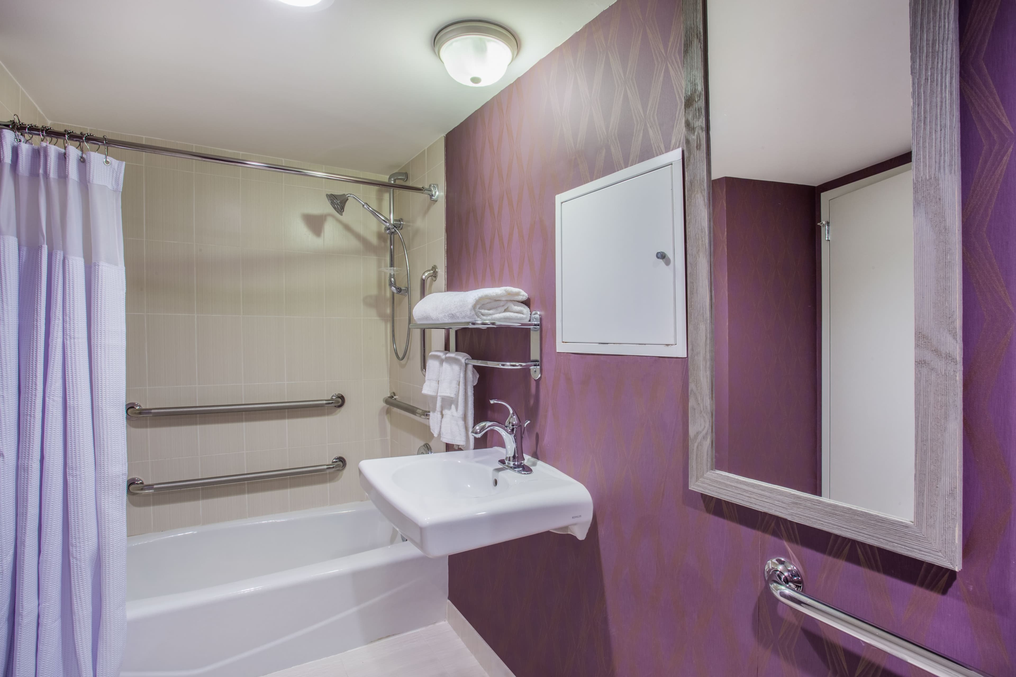 Crowne Plaza Saddle Brook — 19
