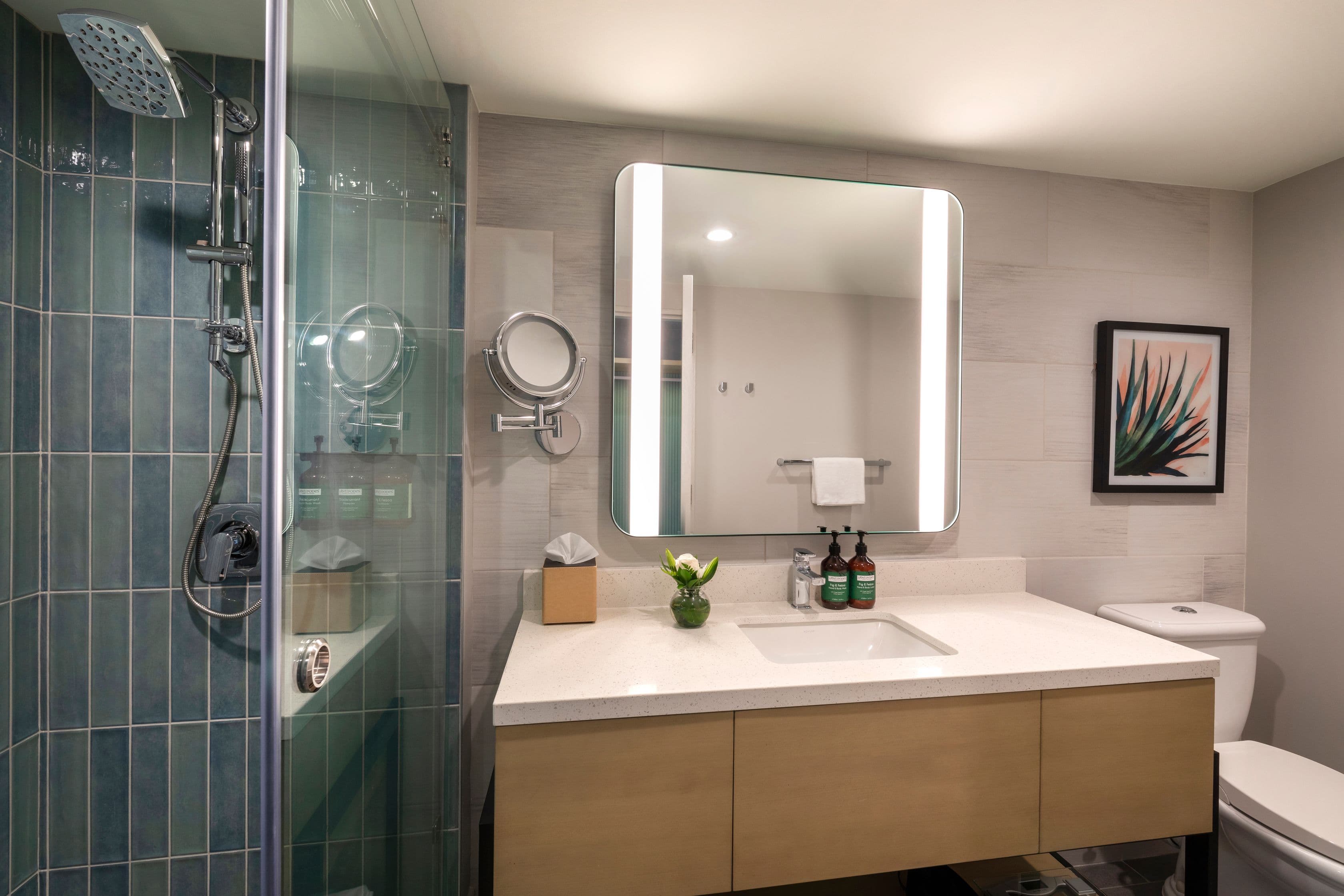 Crowne Plaza Resort Saipan - Image 4
