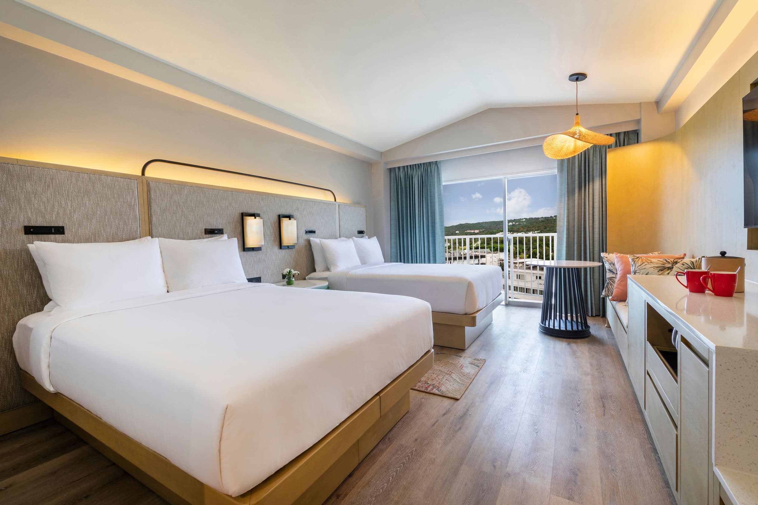 Crowne Plaza Resort Saipan - Image 5