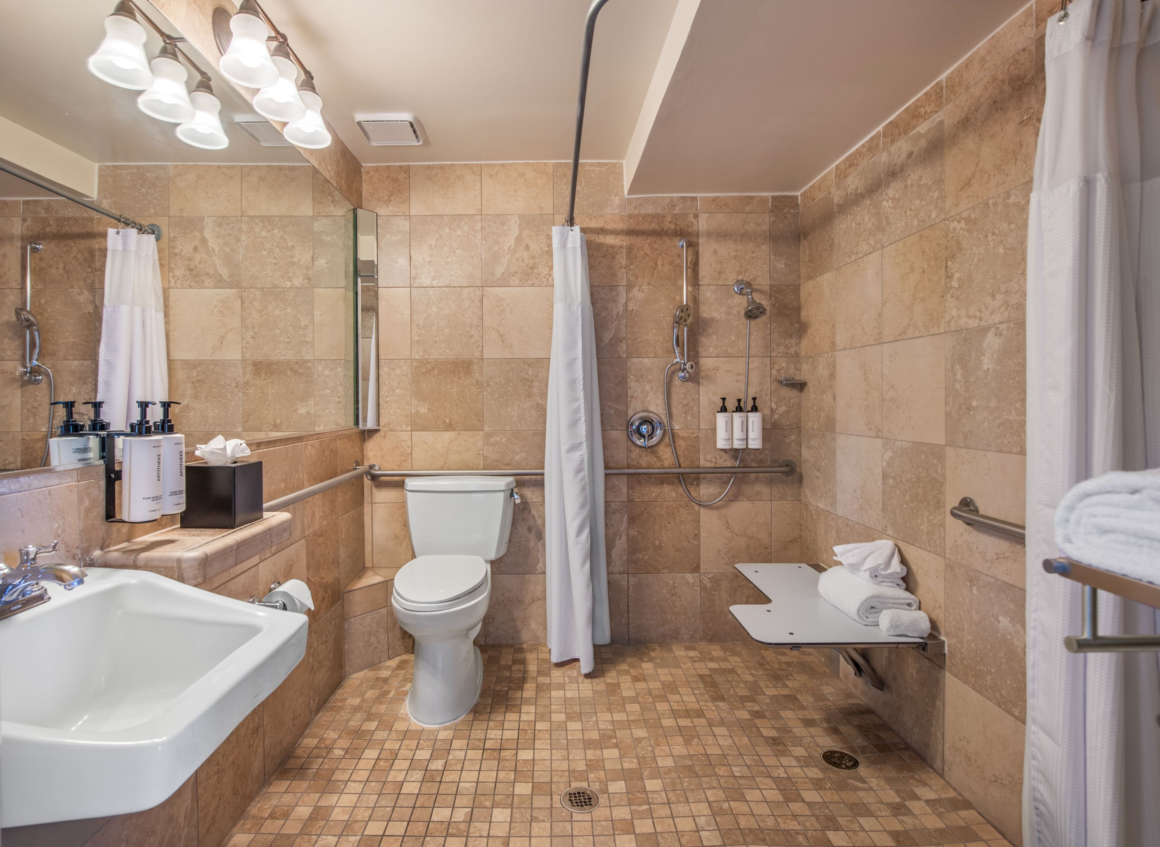 Crowne Plaza San Diego - Mission Valley — 11
