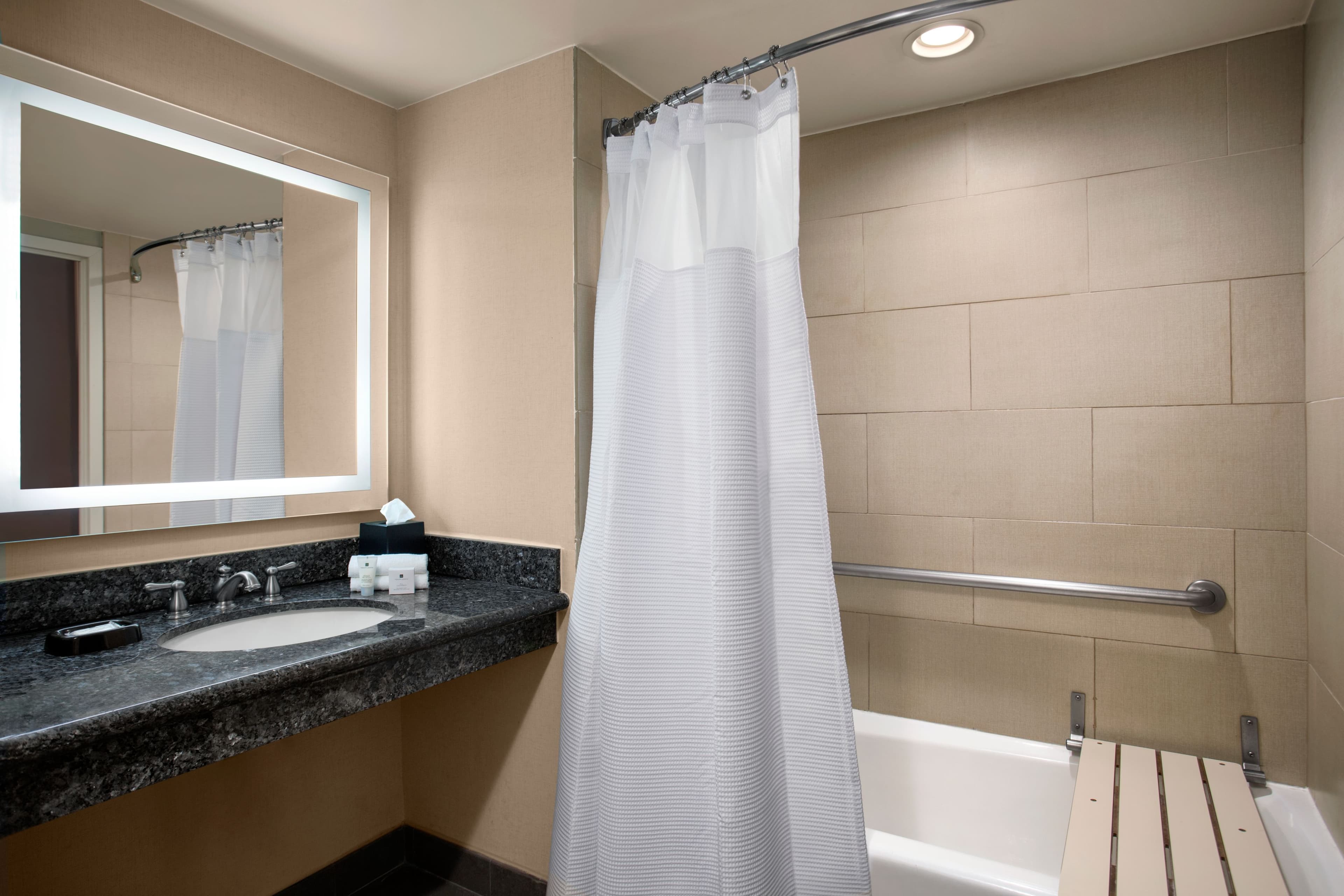 Crowne Plaza Los Angeles Harbor Hotel — 7