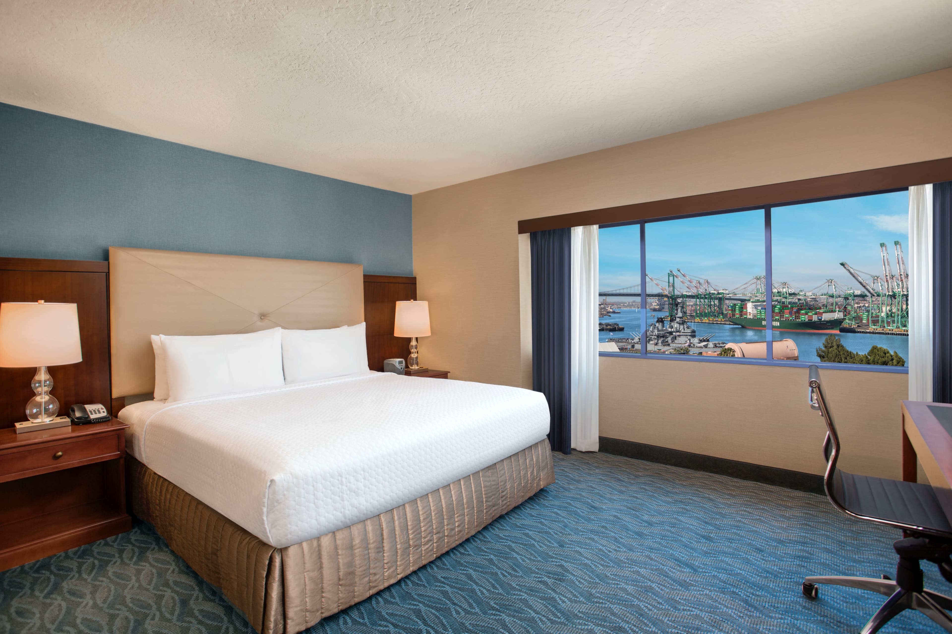 Crowne Plaza Los Angeles Harbor Hotel - Image 3