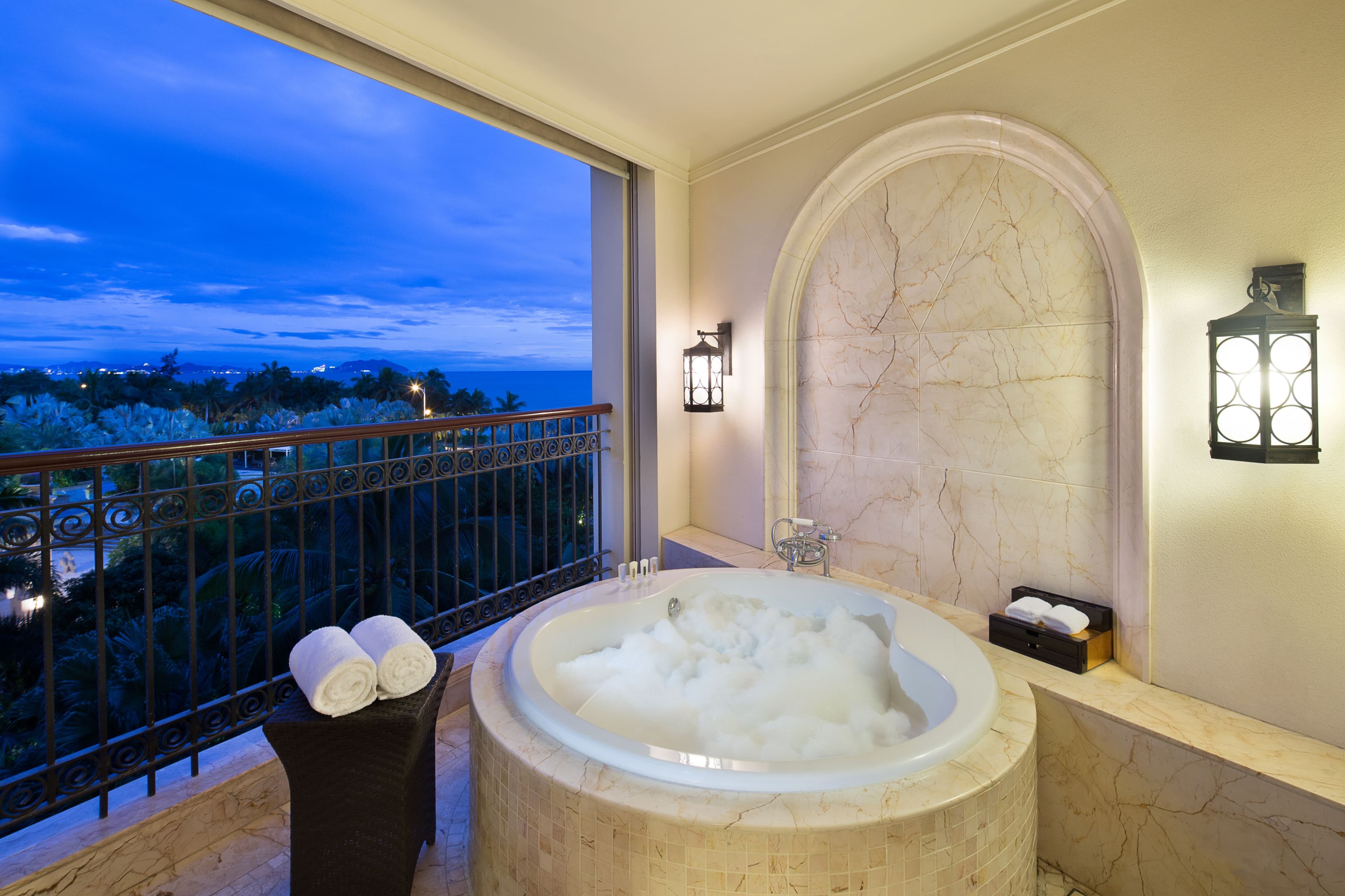 Crowne Plaza Resort Sanya Bay - Image 3