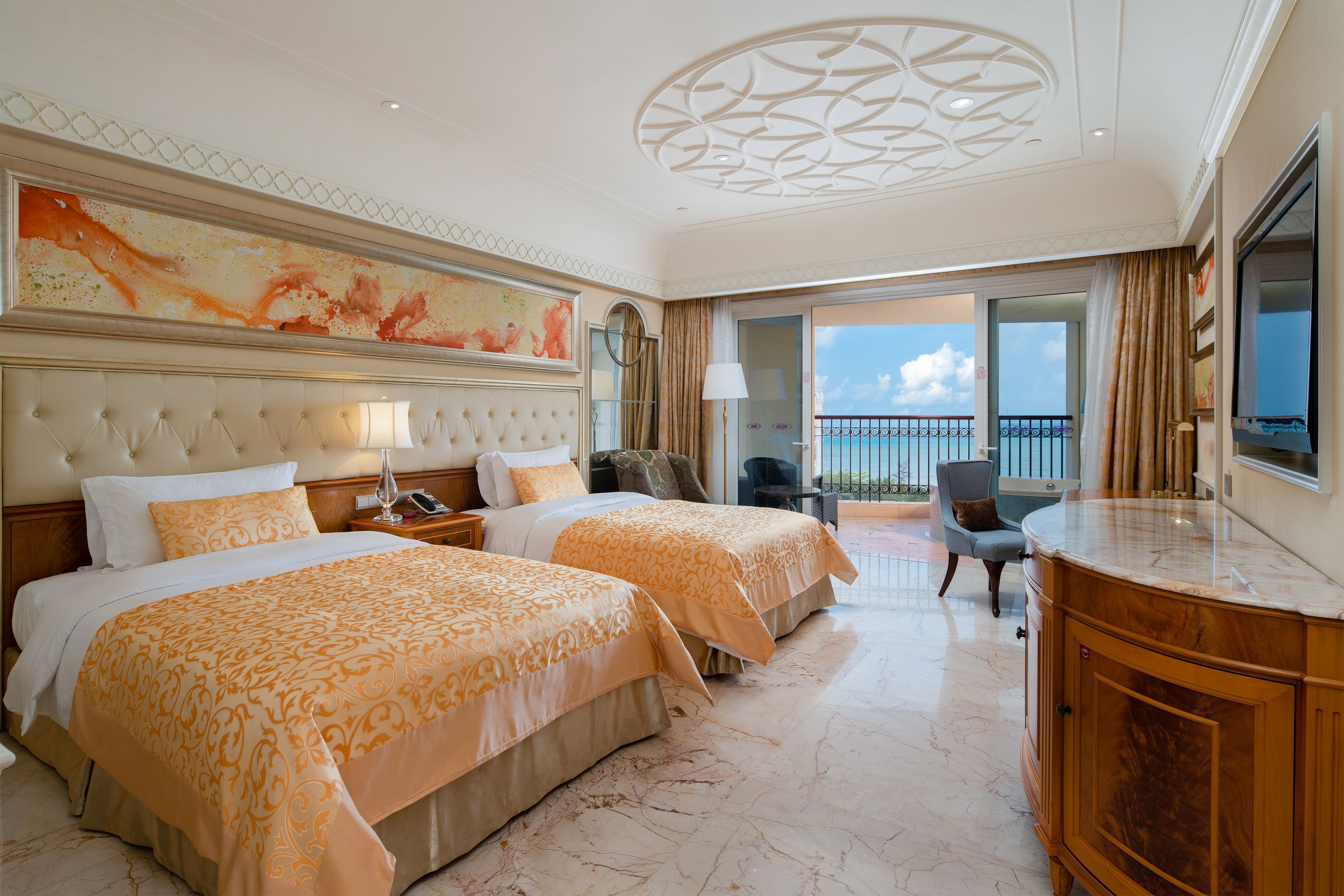 Crowne Plaza Resort Sanya Bay - Image 4