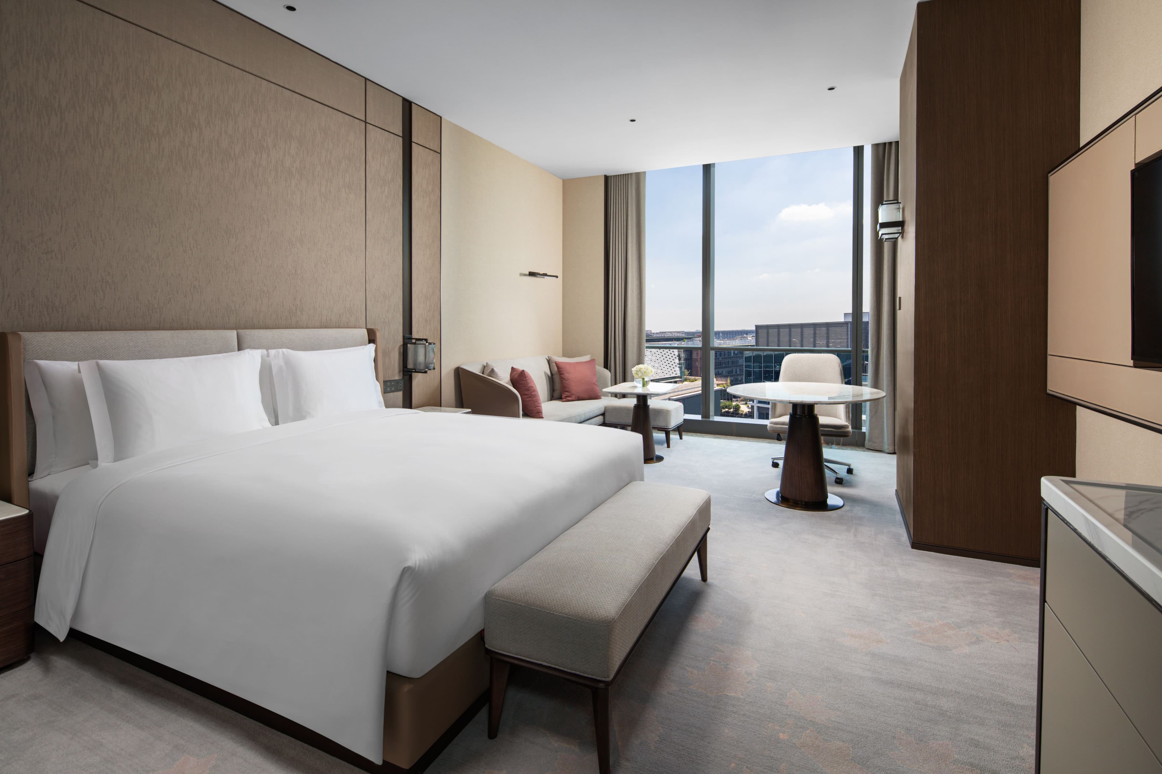 Crowne Plaza Shanghai Hongqiao - Image 3