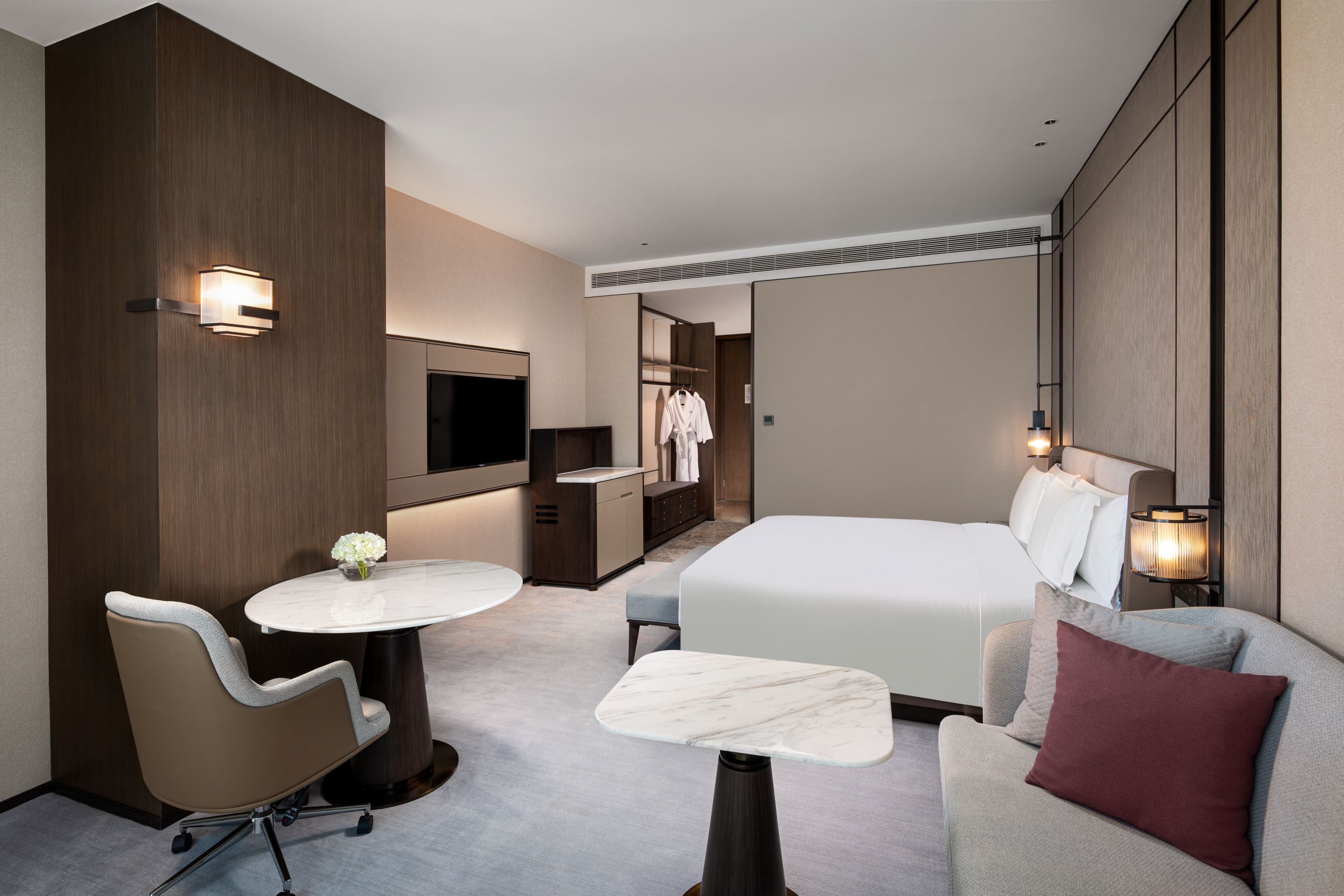 Crowne Plaza Shanghai Hongqiao - Image 4