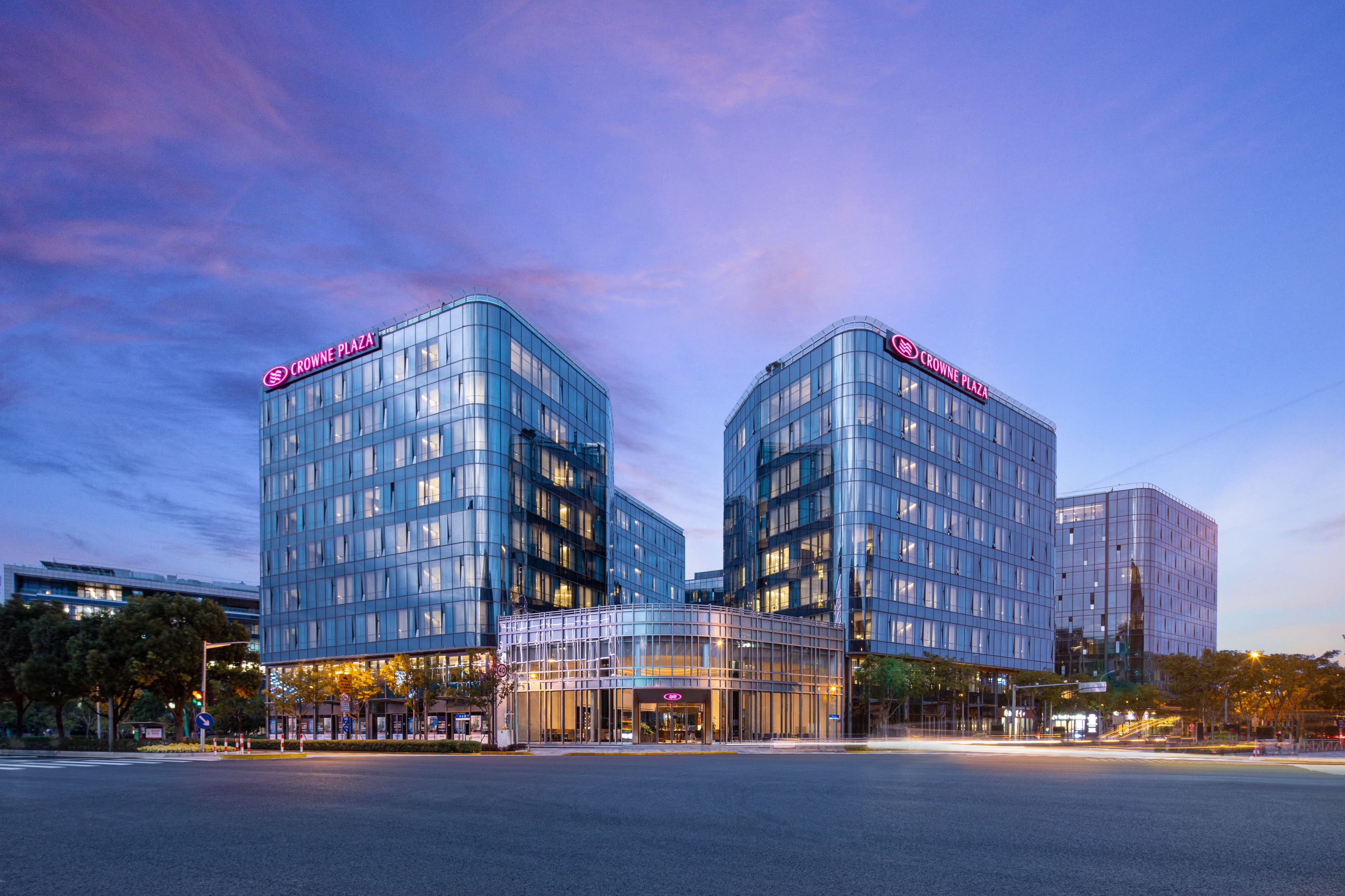 Crowne Plaza Shanghai Hongqiao - Image 1