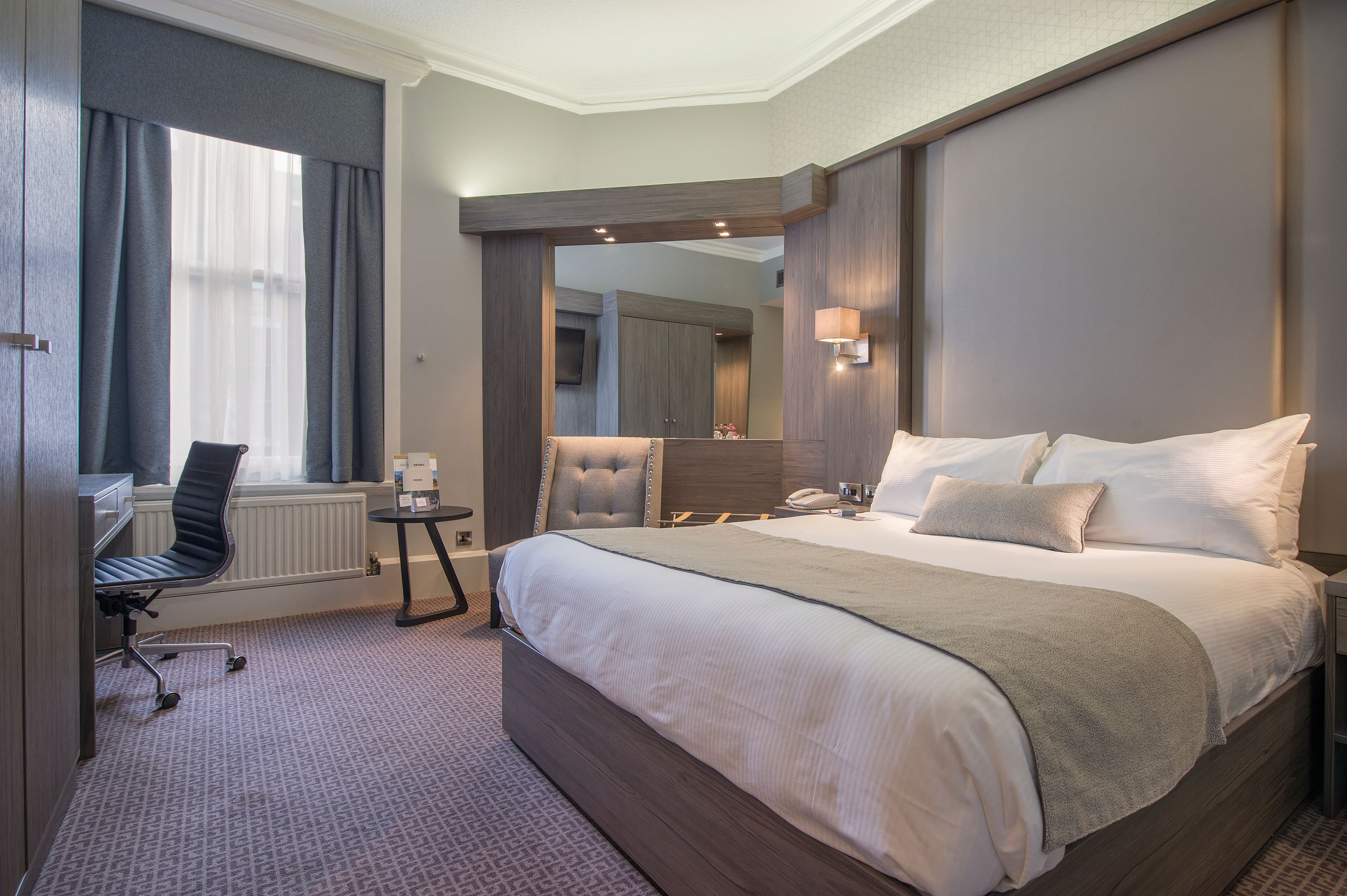 Crowne Plaza Royal Victoria Sheffield - Image 2