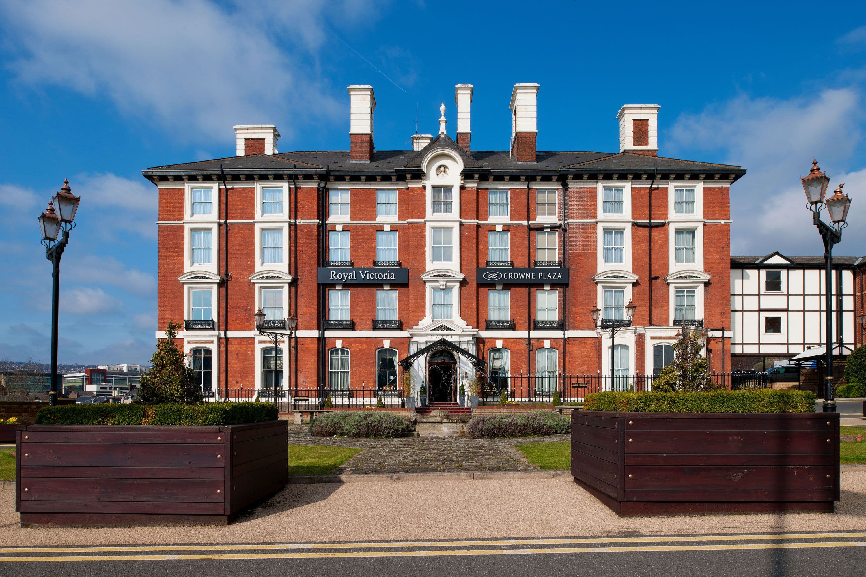 Crowne Plaza Royal Victoria Sheffield - Image 1