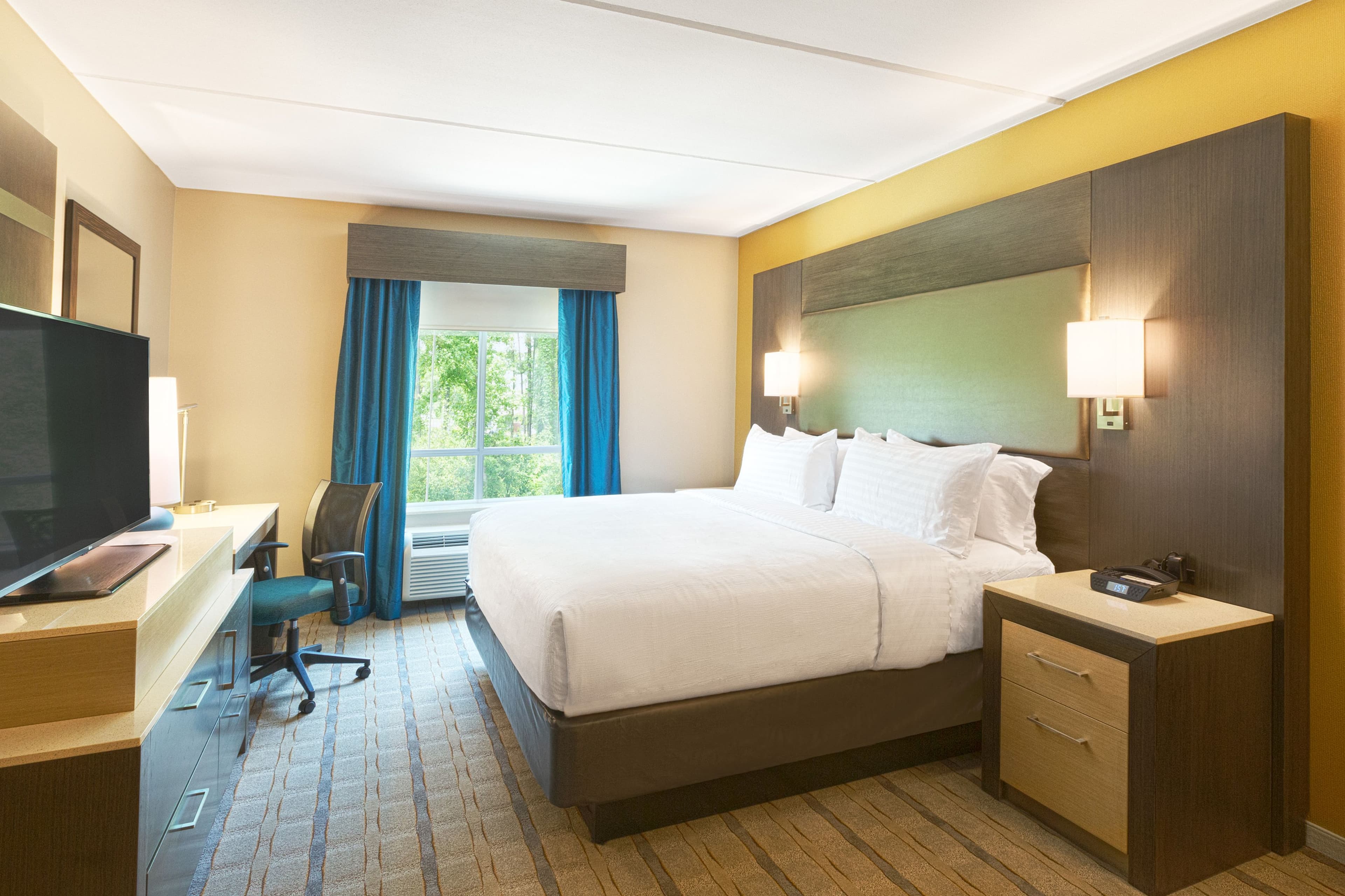 Crowne Plaza Shenandoah - Woodlands Area - Image 4
