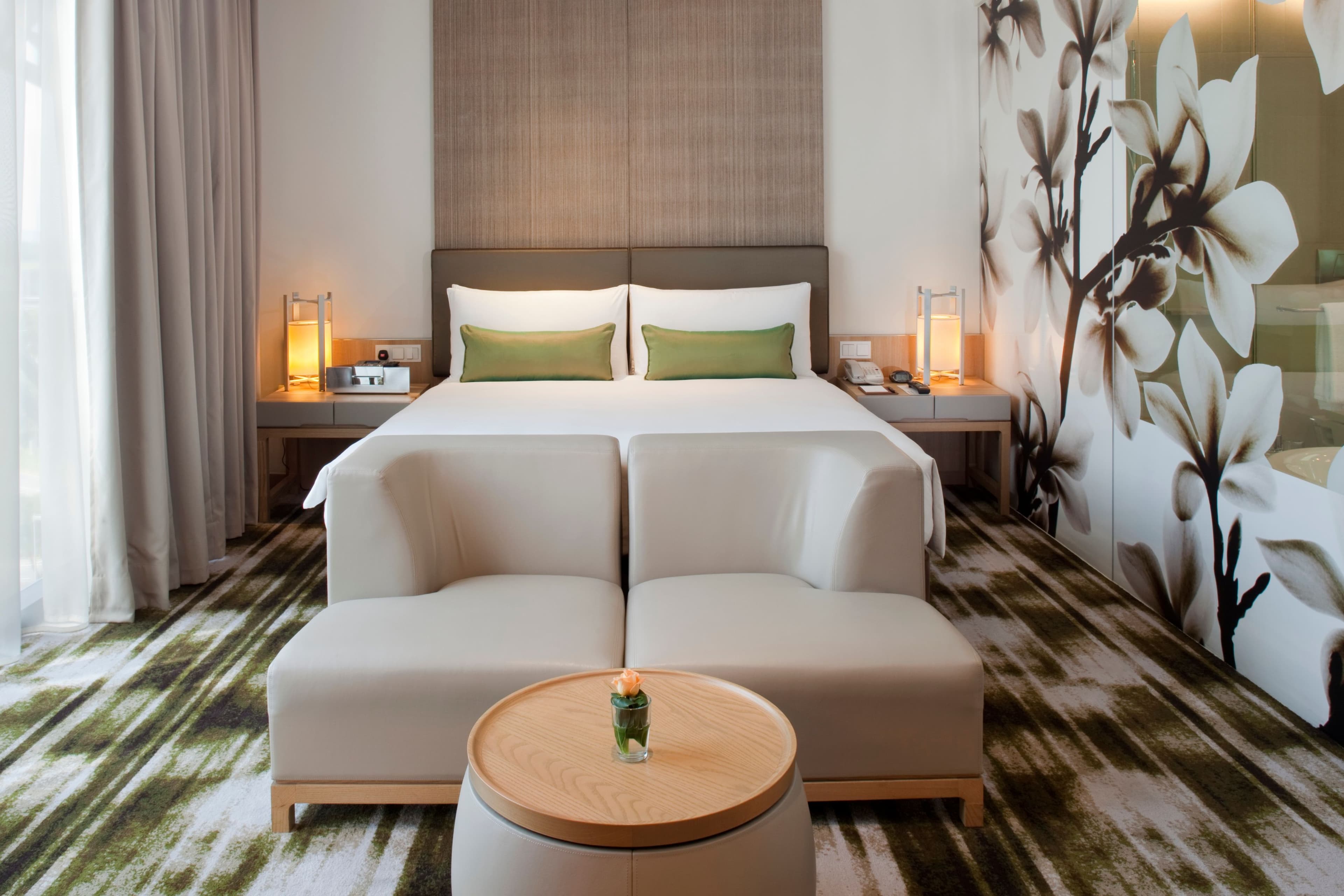 Crowne Plaza Changi Airport - Image 2