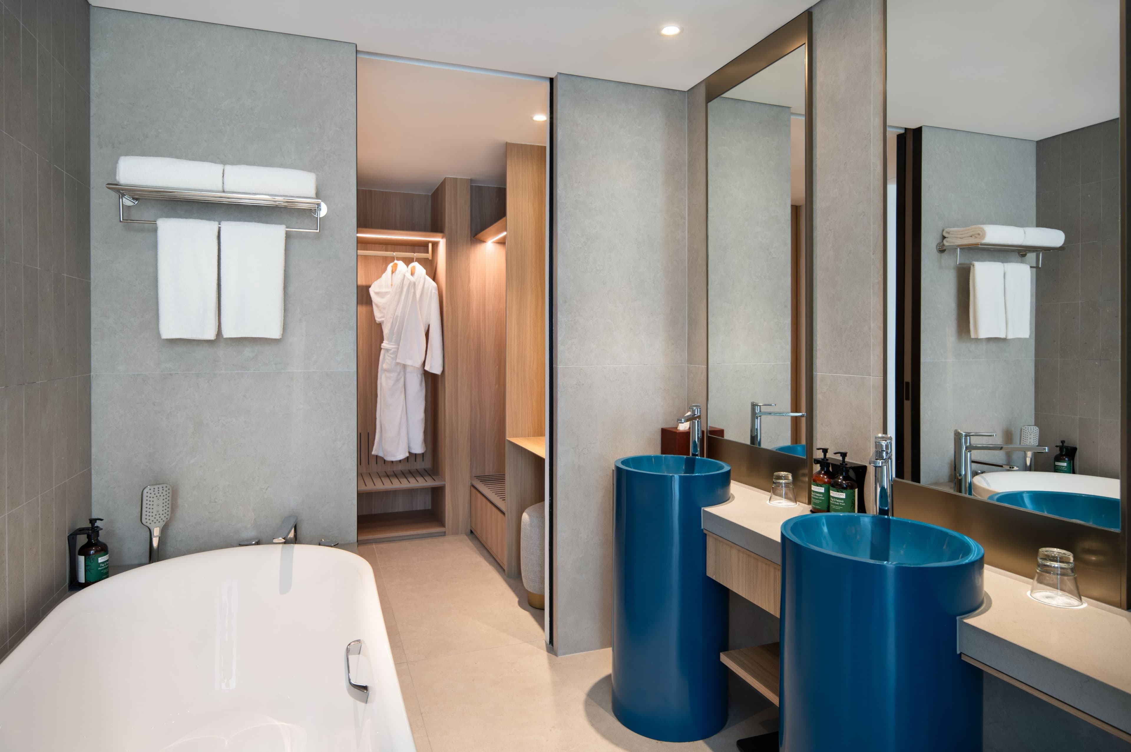 Crowne Plaza Changi Airport — 22