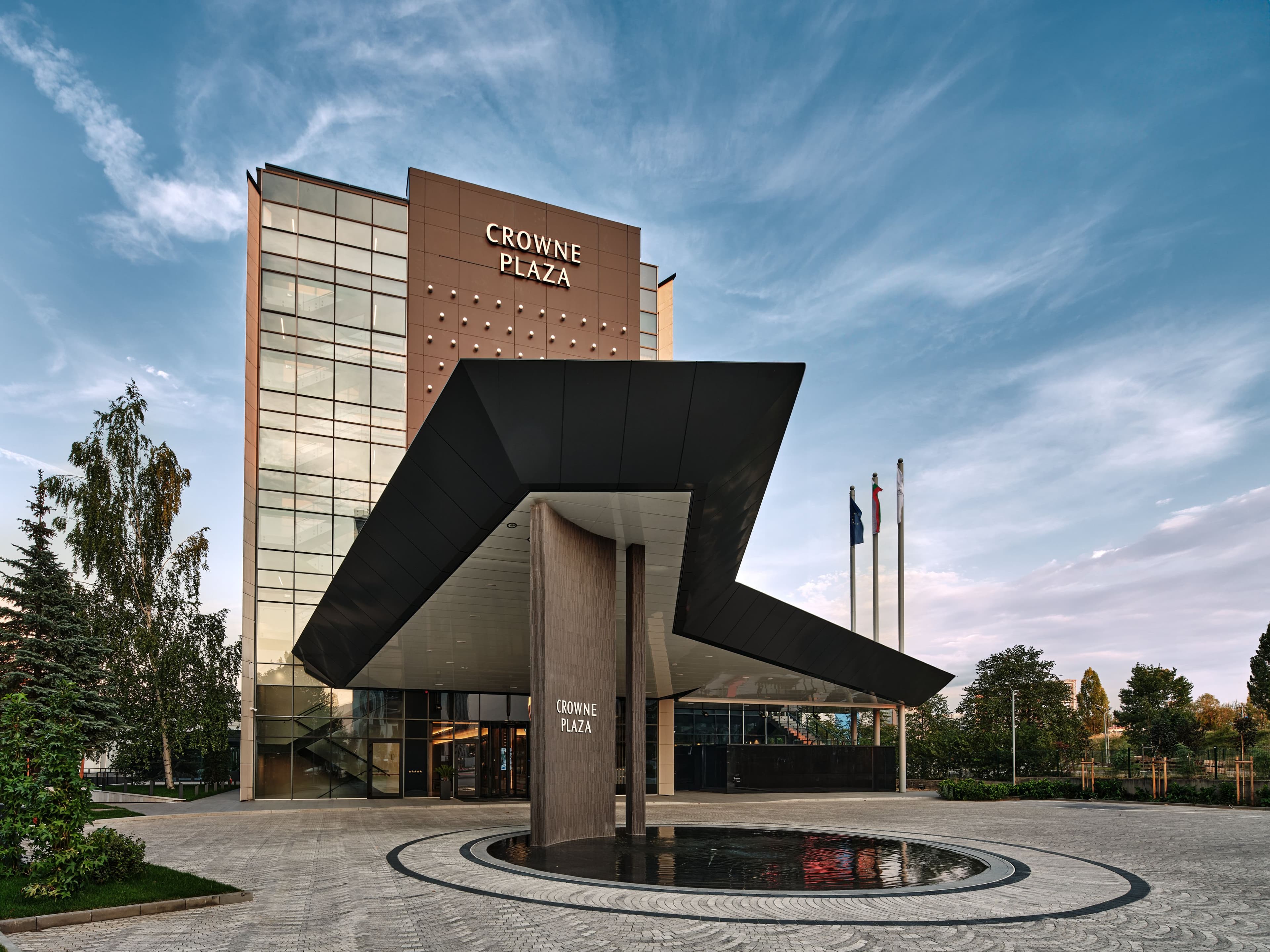 Crowne Plaza Sofia - Image 1