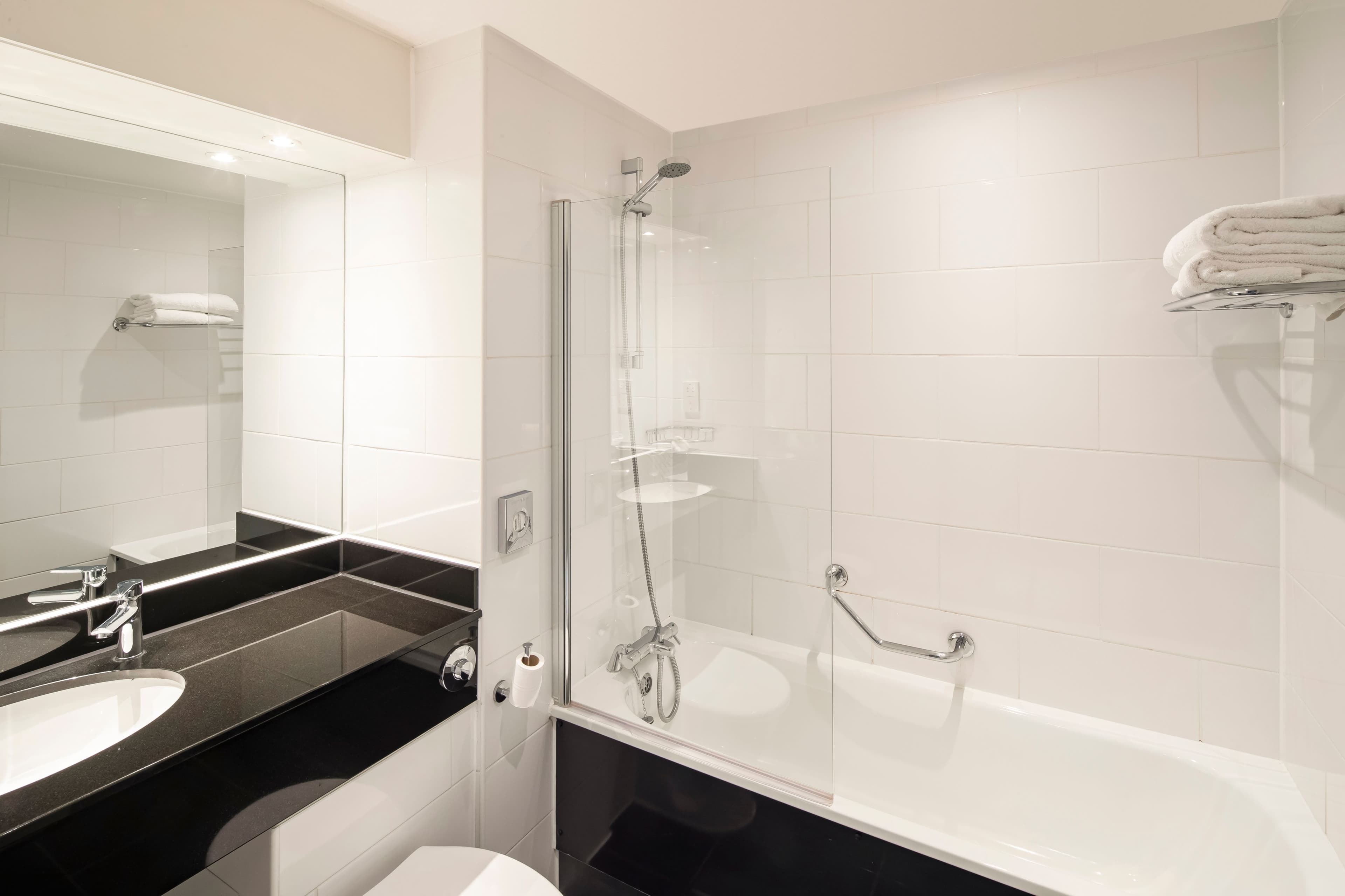 Crowne Plaza Solihull - Image 3