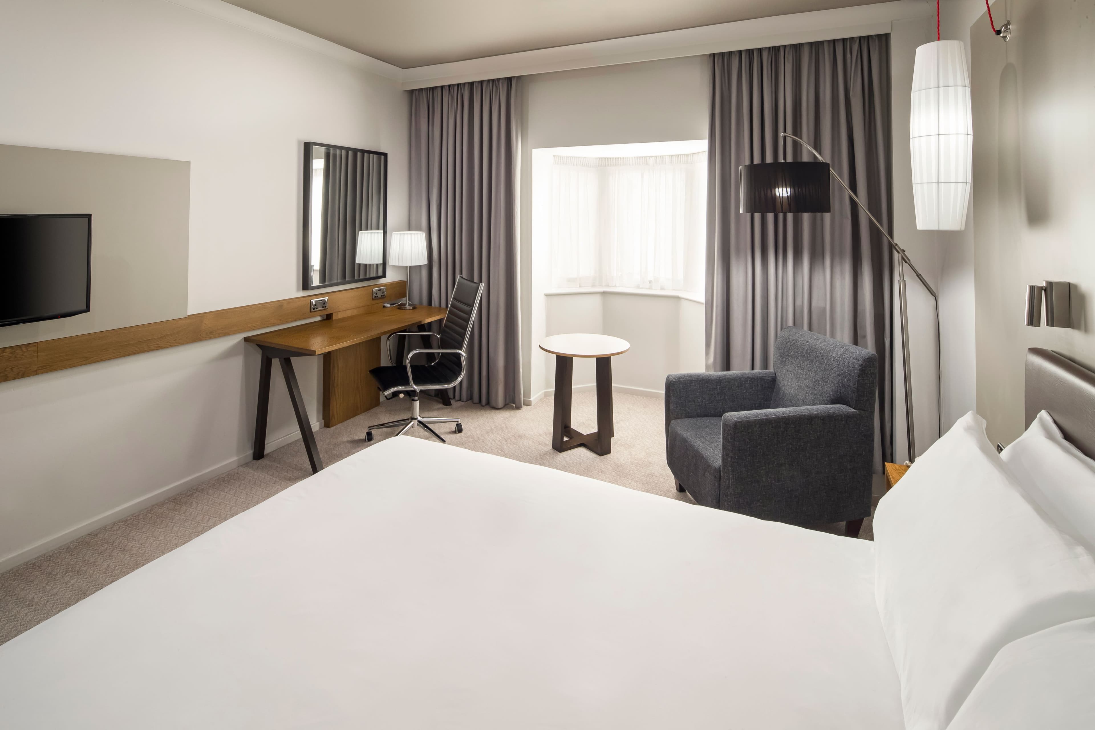 Crowne Plaza Solihull - Image 2